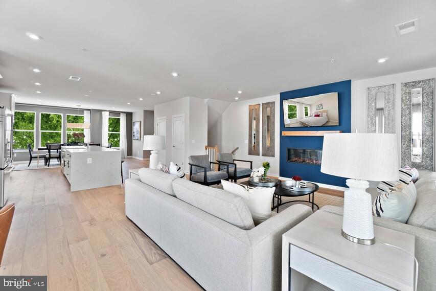 ASHBROOK PLACE - Residential Lease