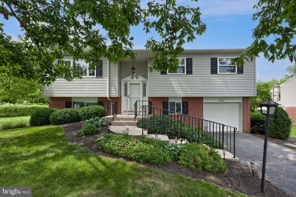 Photo of 1920 Split Rock Road, LANCASTER, PA 17601 (MLS # PALA2093192)