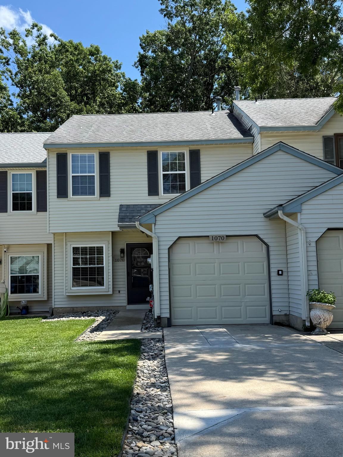 1070 BAYWOOD DRIVE