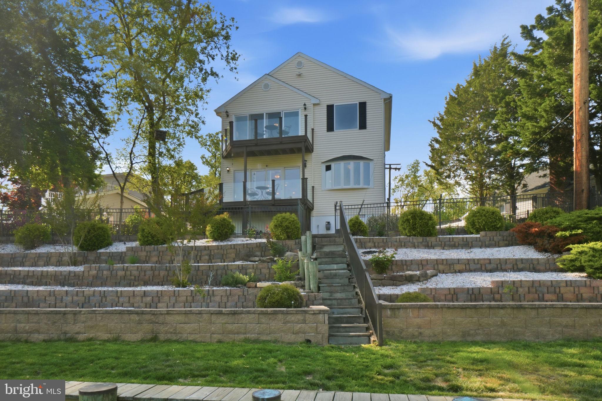 UPPER MAGOTHY BEACH - Residential