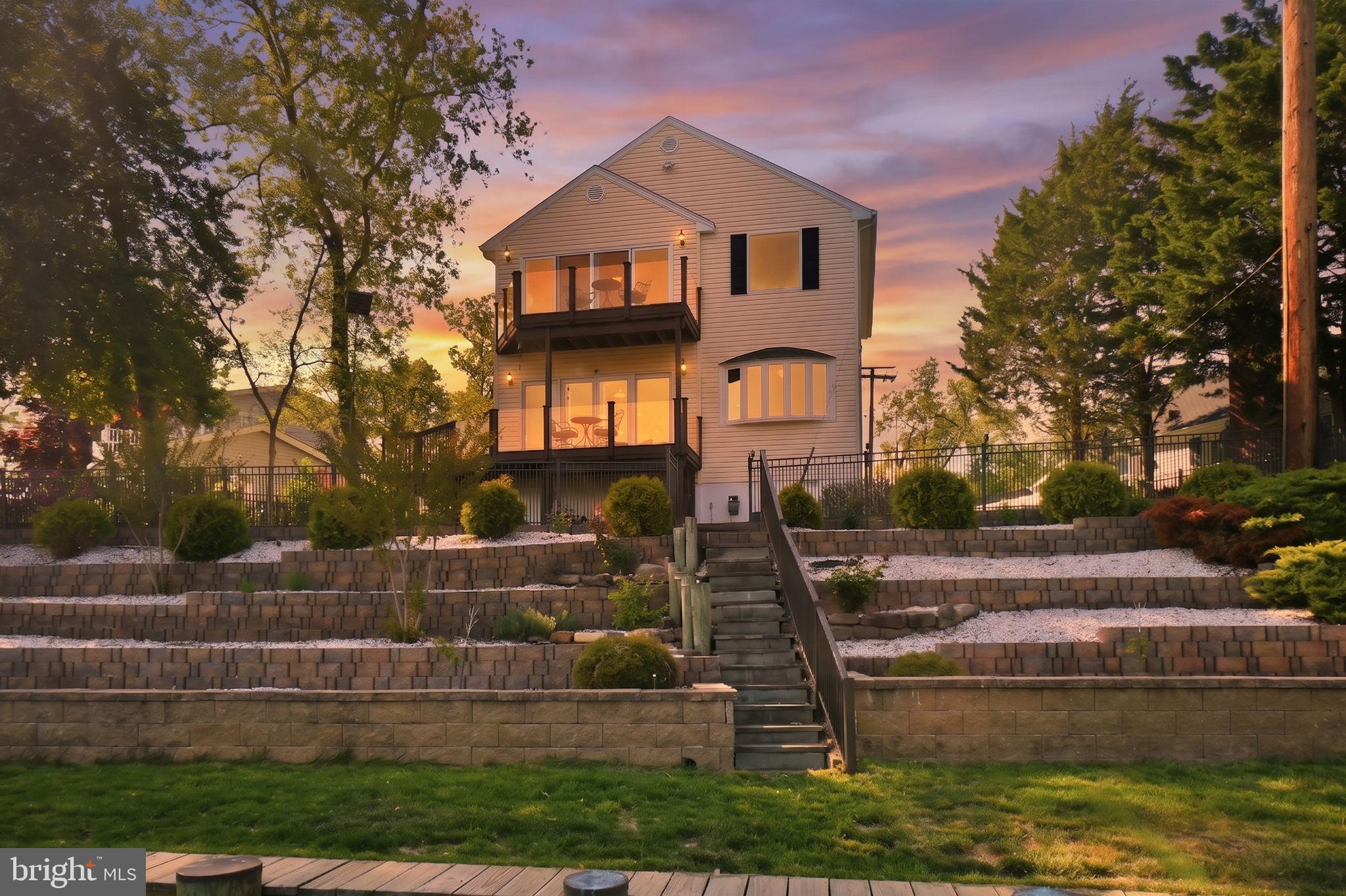 UPPER MAGOTHY BEACH - Residential