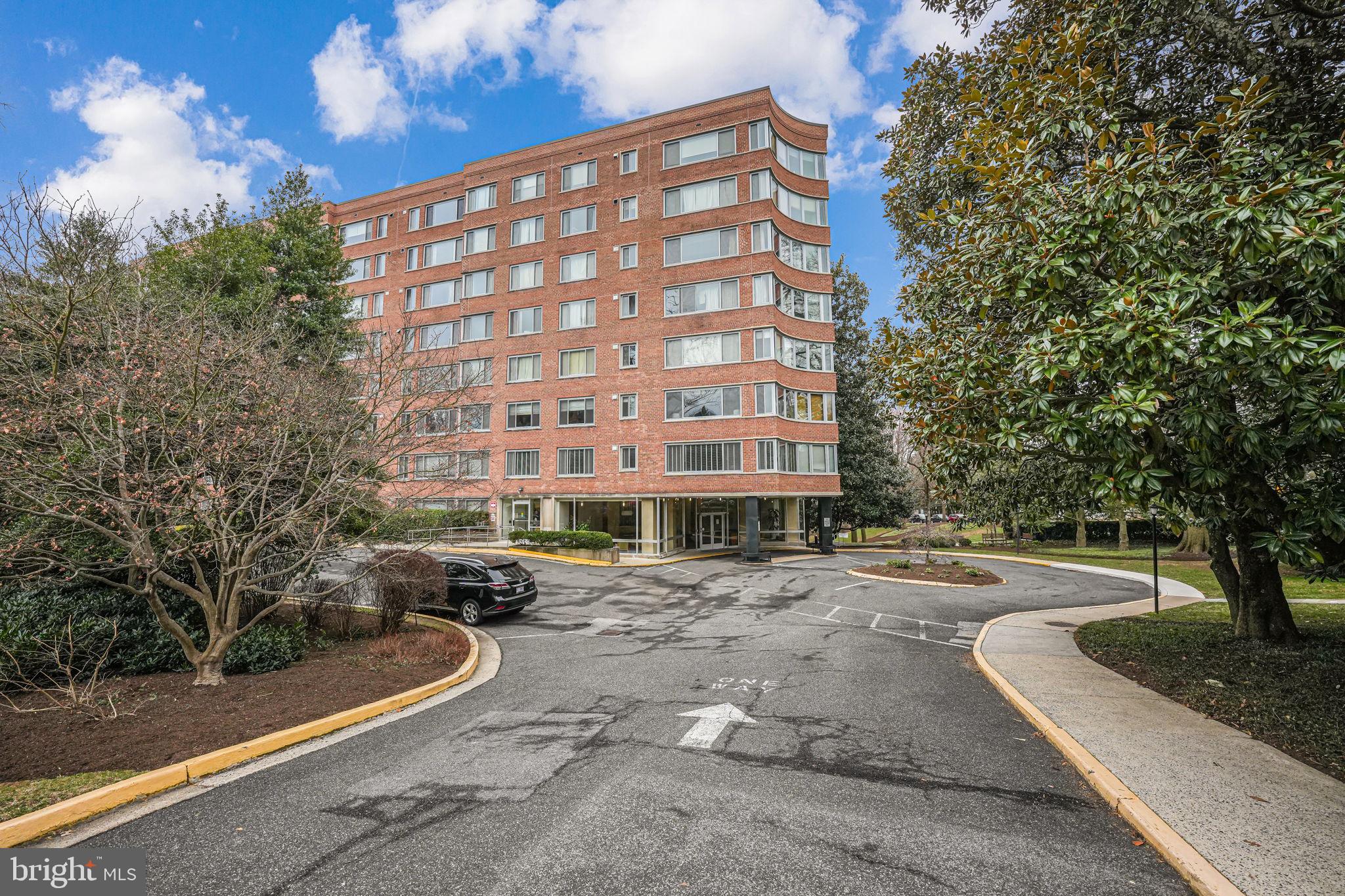 4200 CATHEDRAL AVENUE NW 809