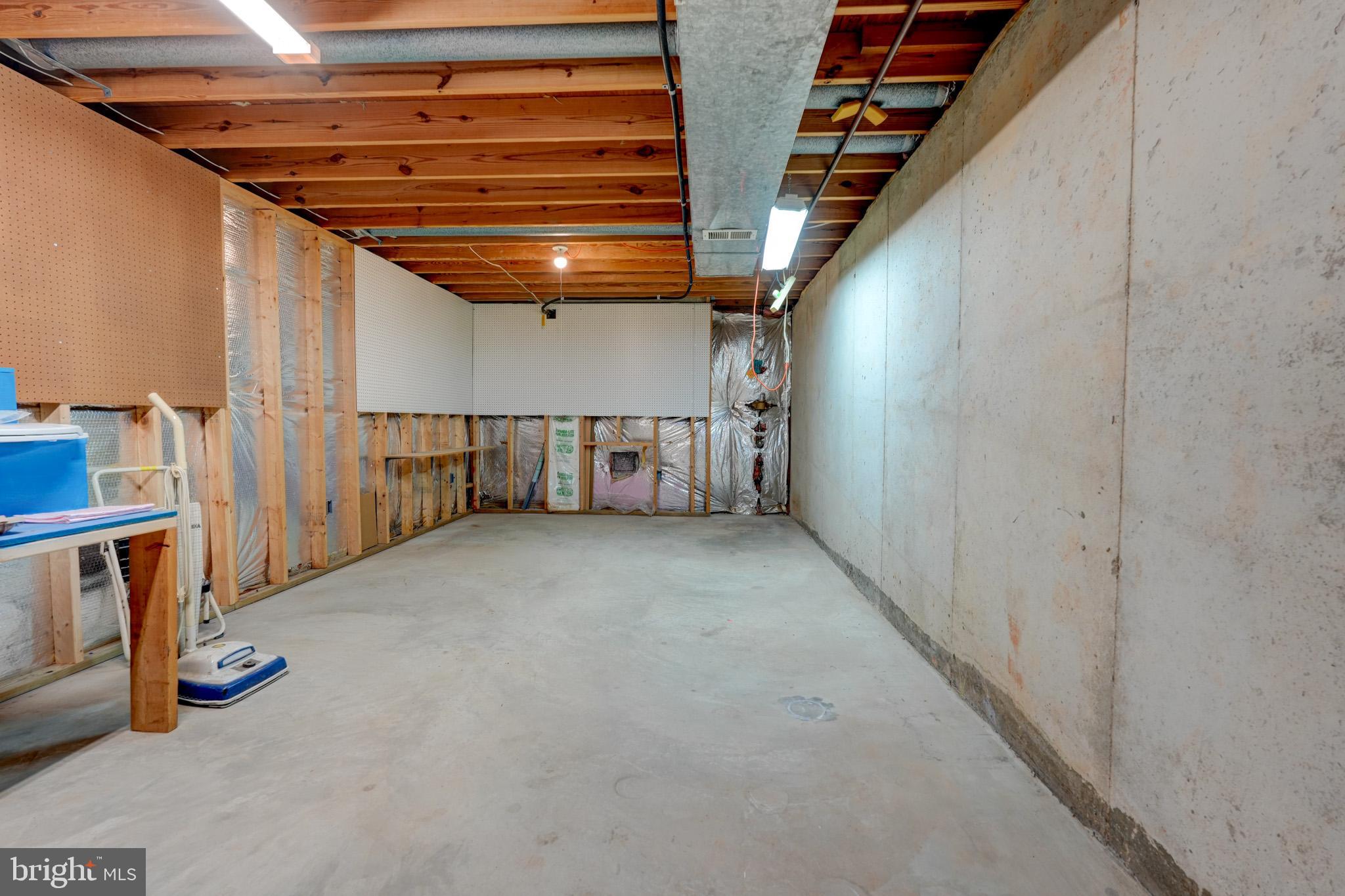 POTOMAC CROSSING - Residential