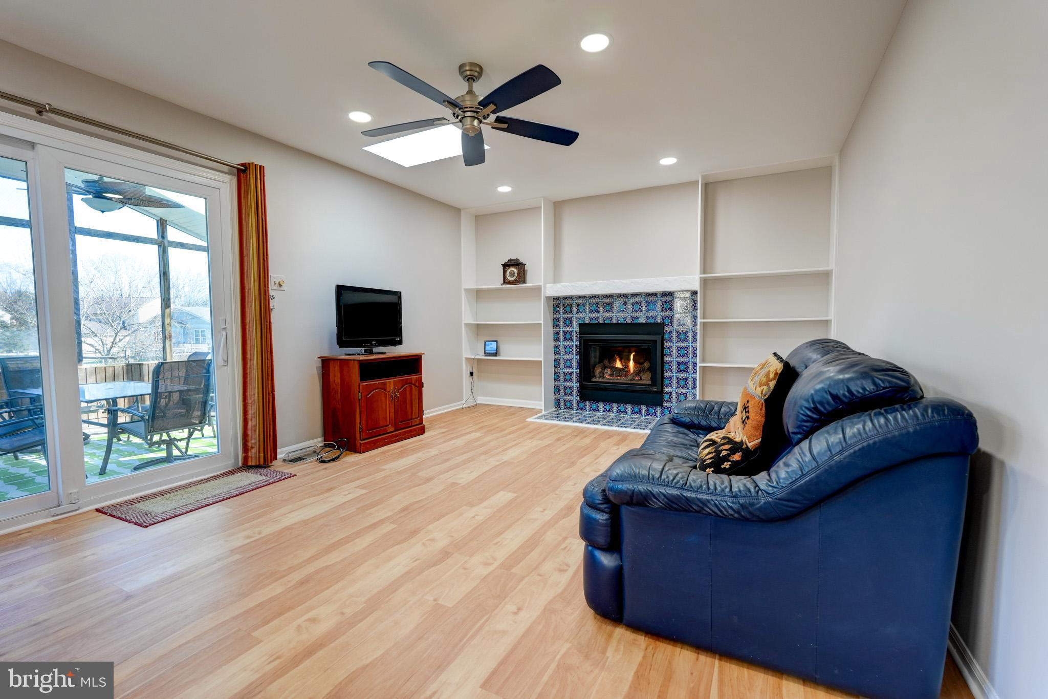 POTOMAC CROSSING - Residential