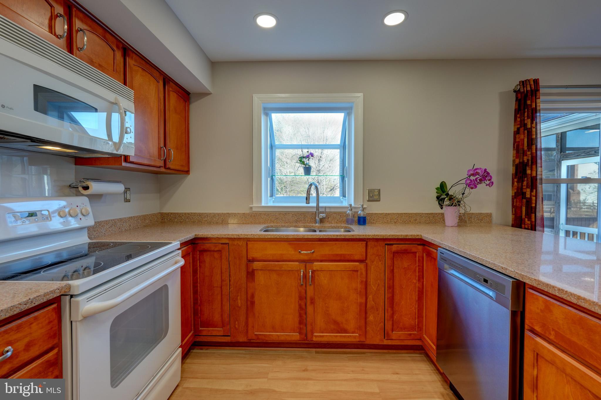 POTOMAC CROSSING - Residential