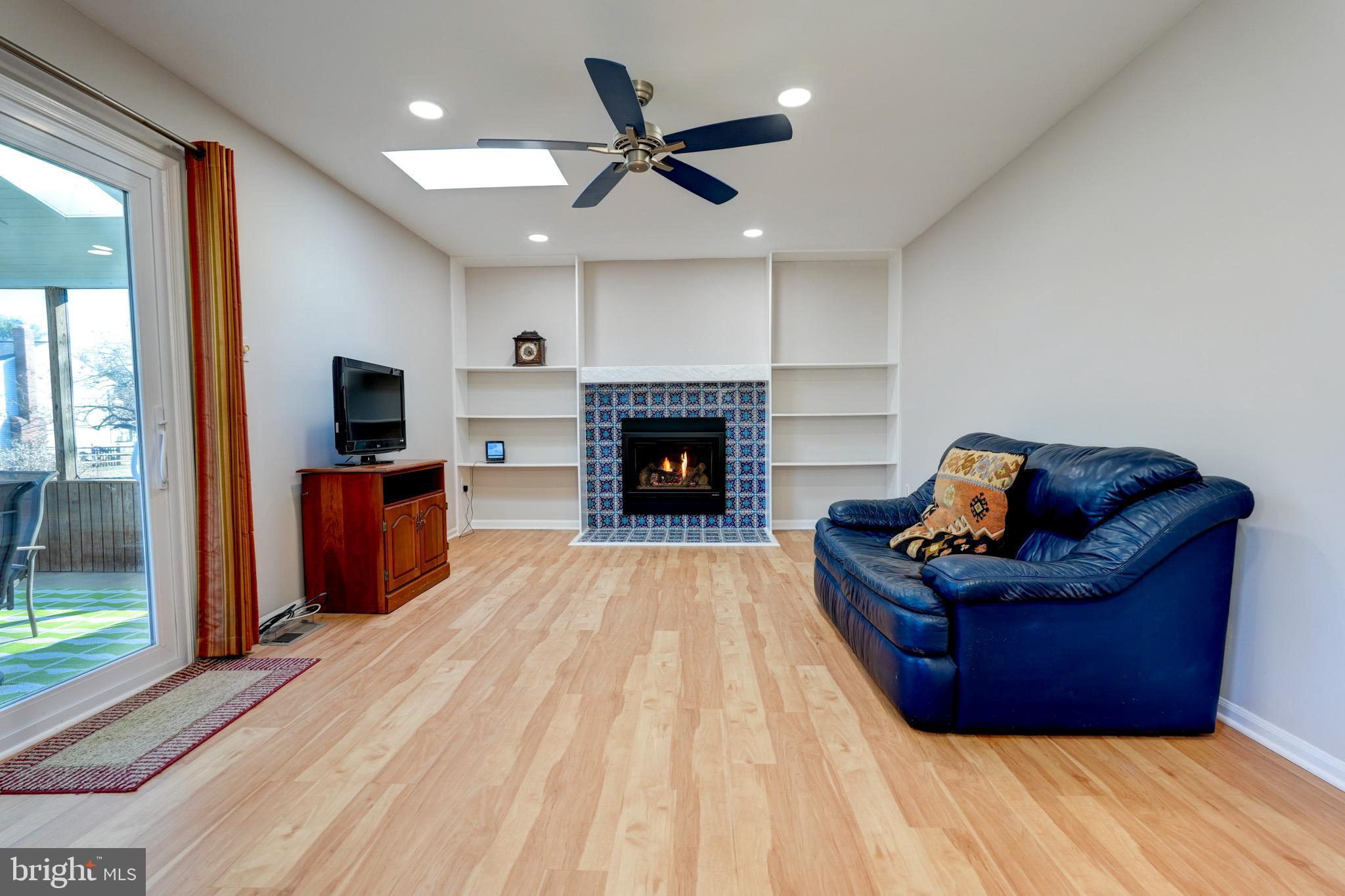 POTOMAC CROSSING - Residential