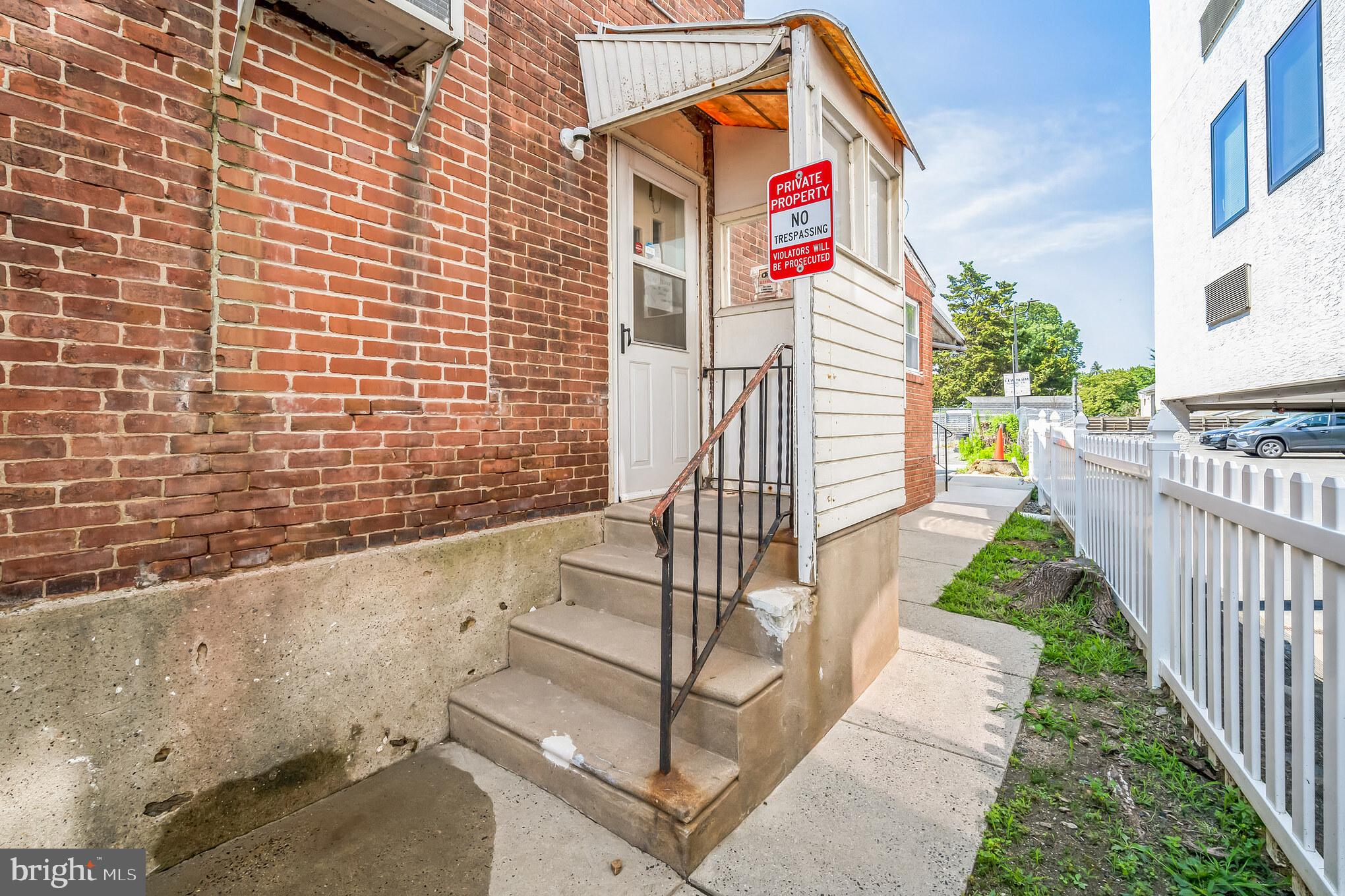 ROXBOROUGH - Residential Lease