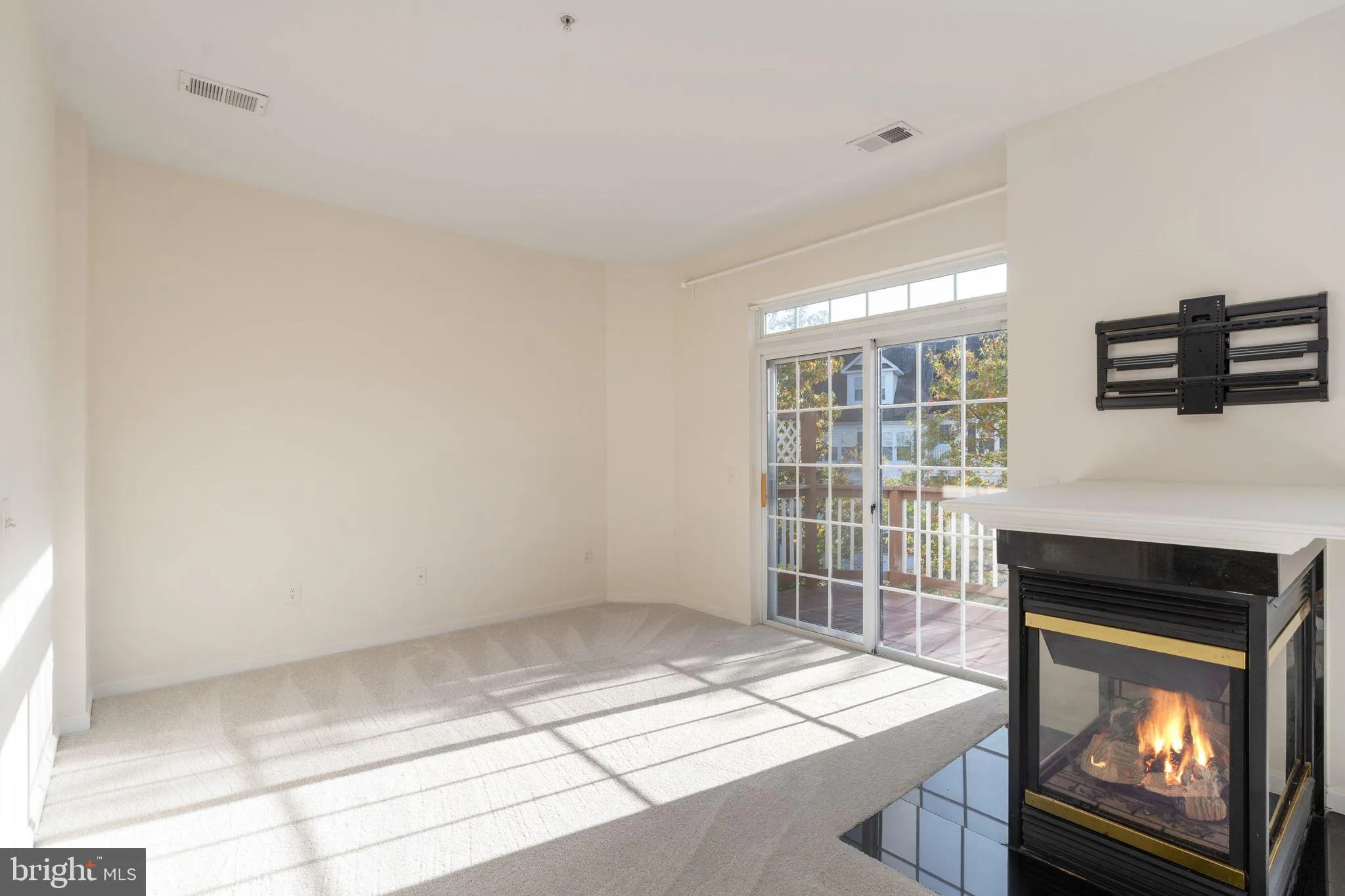 Woodbridge, Virginia 22191, United States, 3 Bedrooms Bedrooms, ,3 BathroomsBathrooms,Residential,Coming Soon,232499