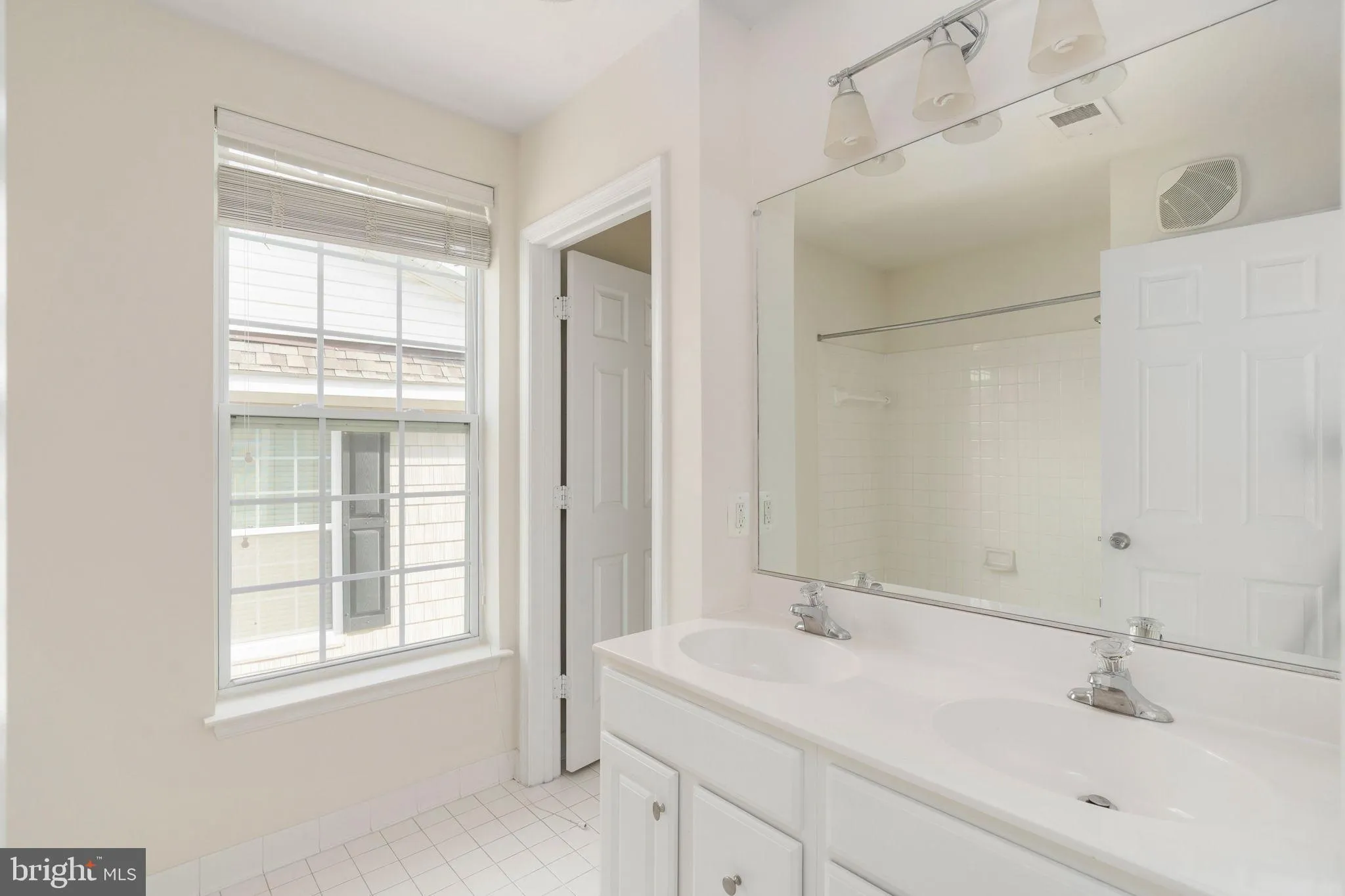 Woodbridge, Virginia 22191, United States, 3 Bedrooms Bedrooms, ,3 BathroomsBathrooms,Residential,Coming Soon,232499