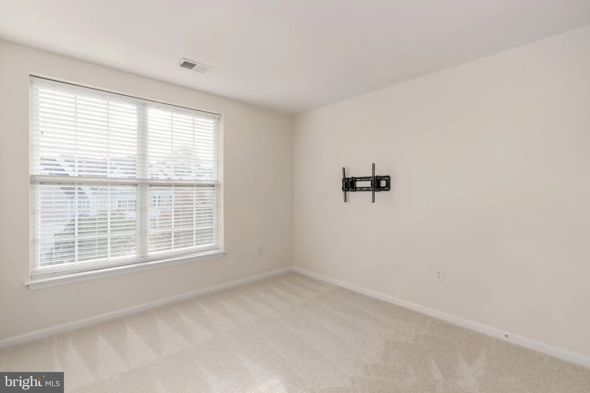 Woodbridge, Virginia 22191, United States, 3 Bedrooms Bedrooms, ,3 BathroomsBathrooms,Residential,Coming Soon,232499