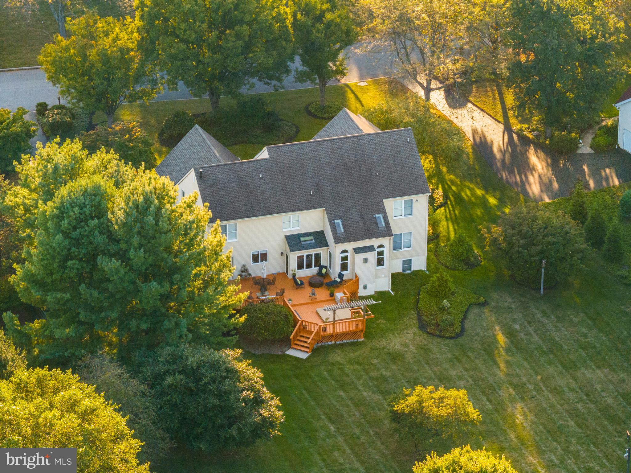 LAKERIDGE - Residential