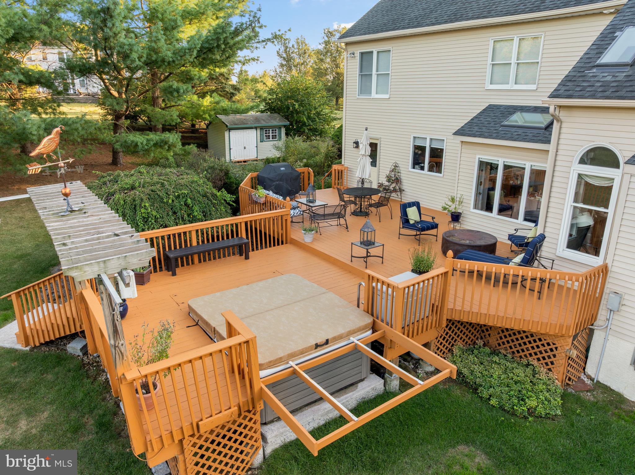 LAKERIDGE - Residential