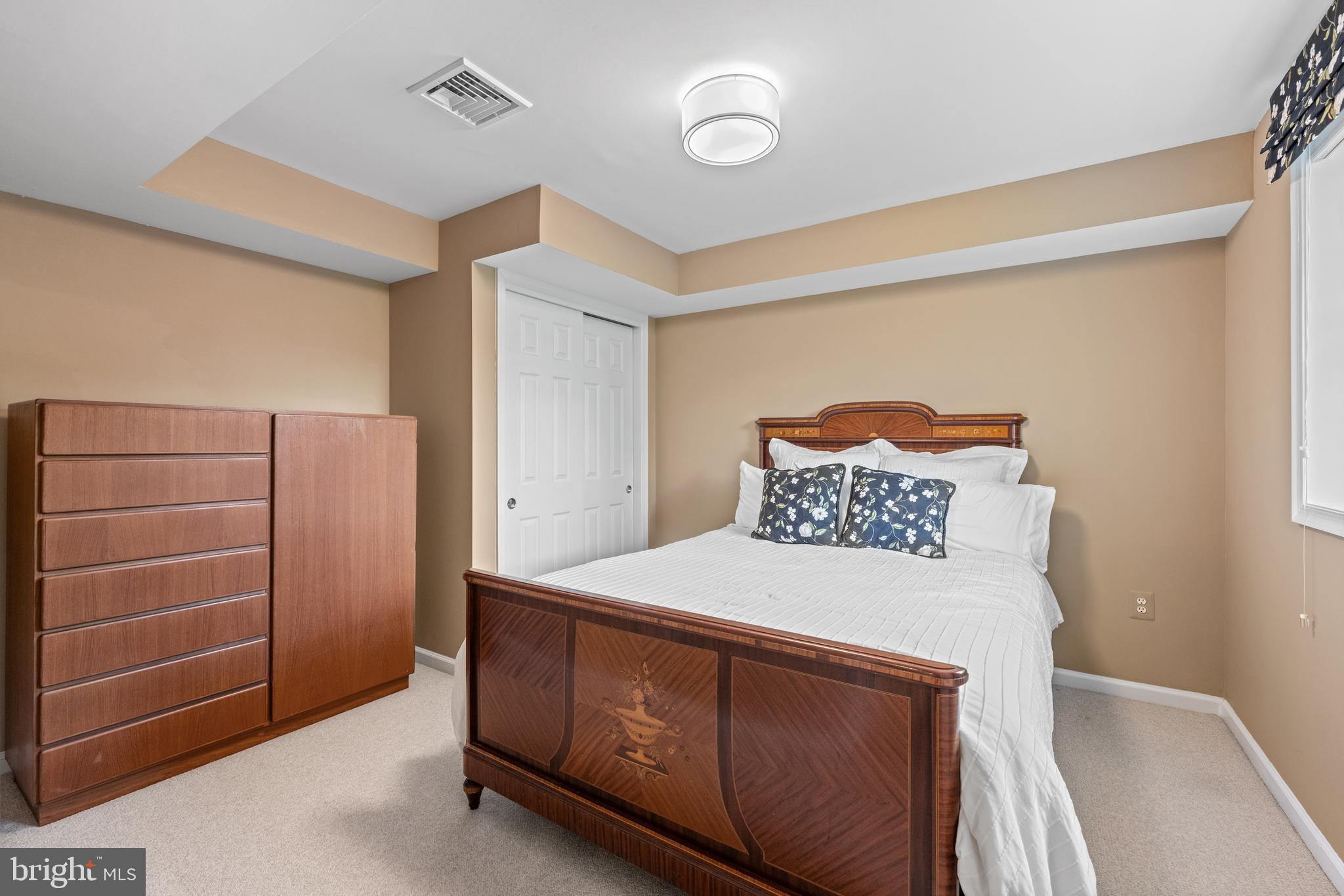 LAKERIDGE - Residential