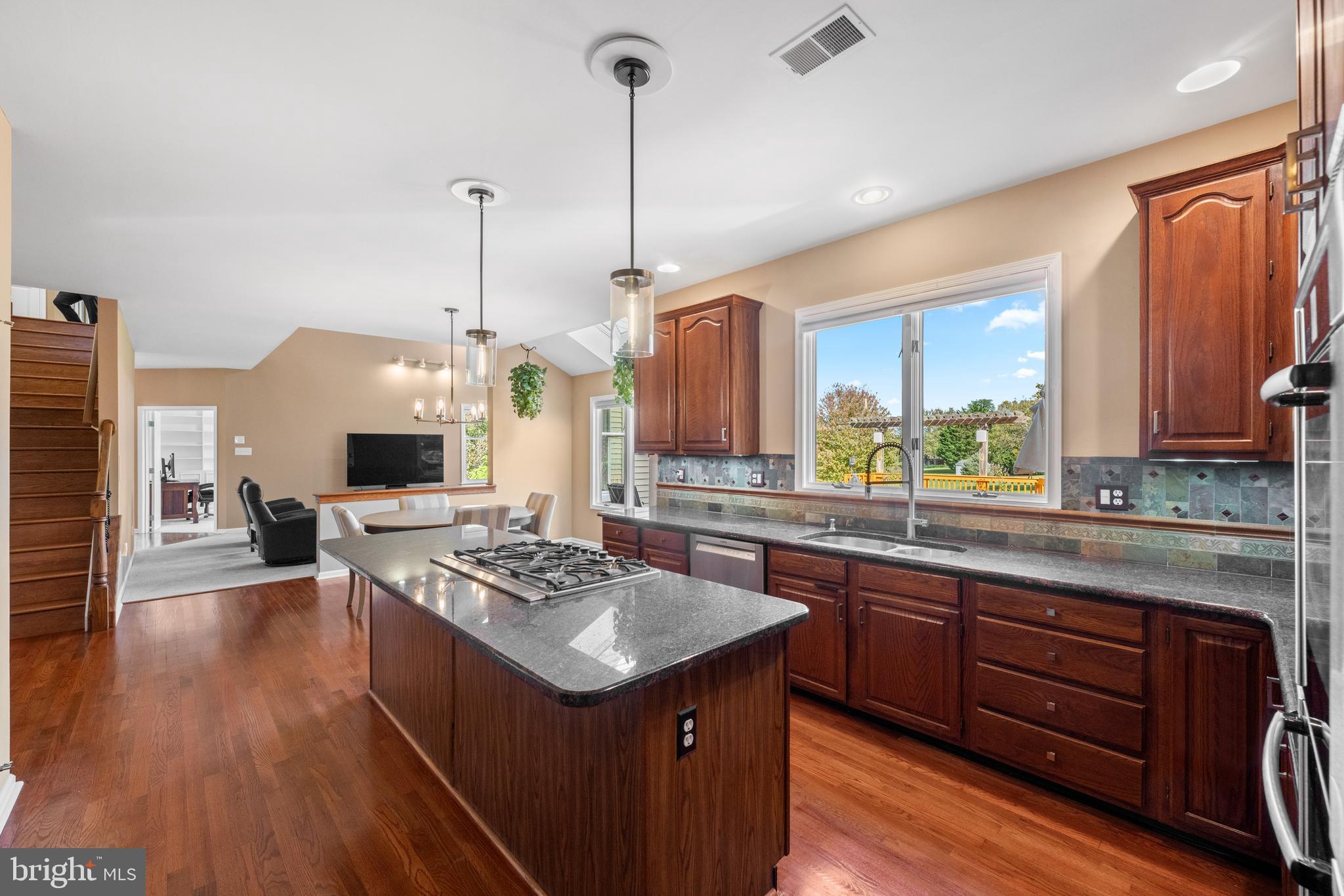 LAKERIDGE - Residential