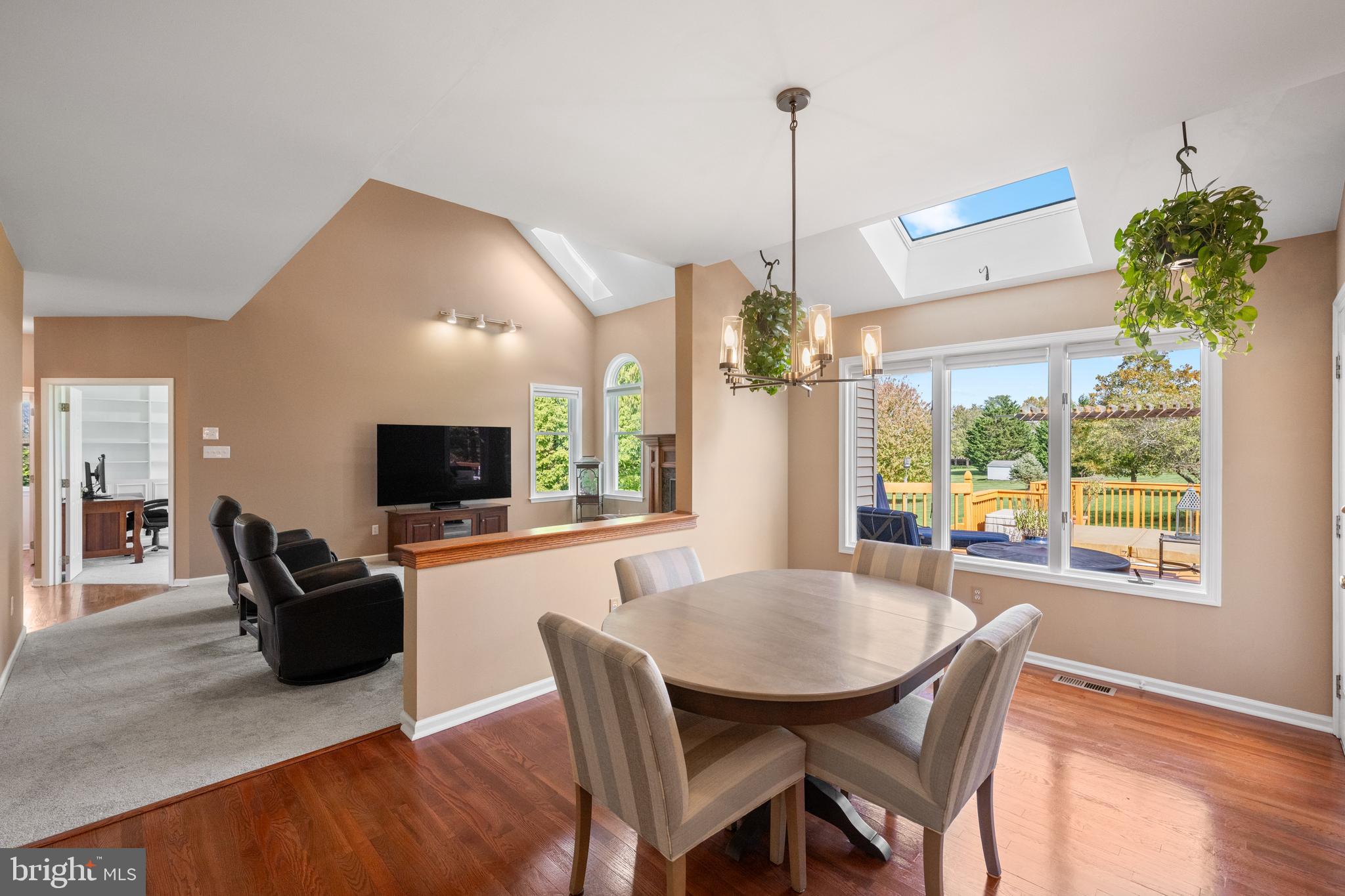 LAKERIDGE - Residential