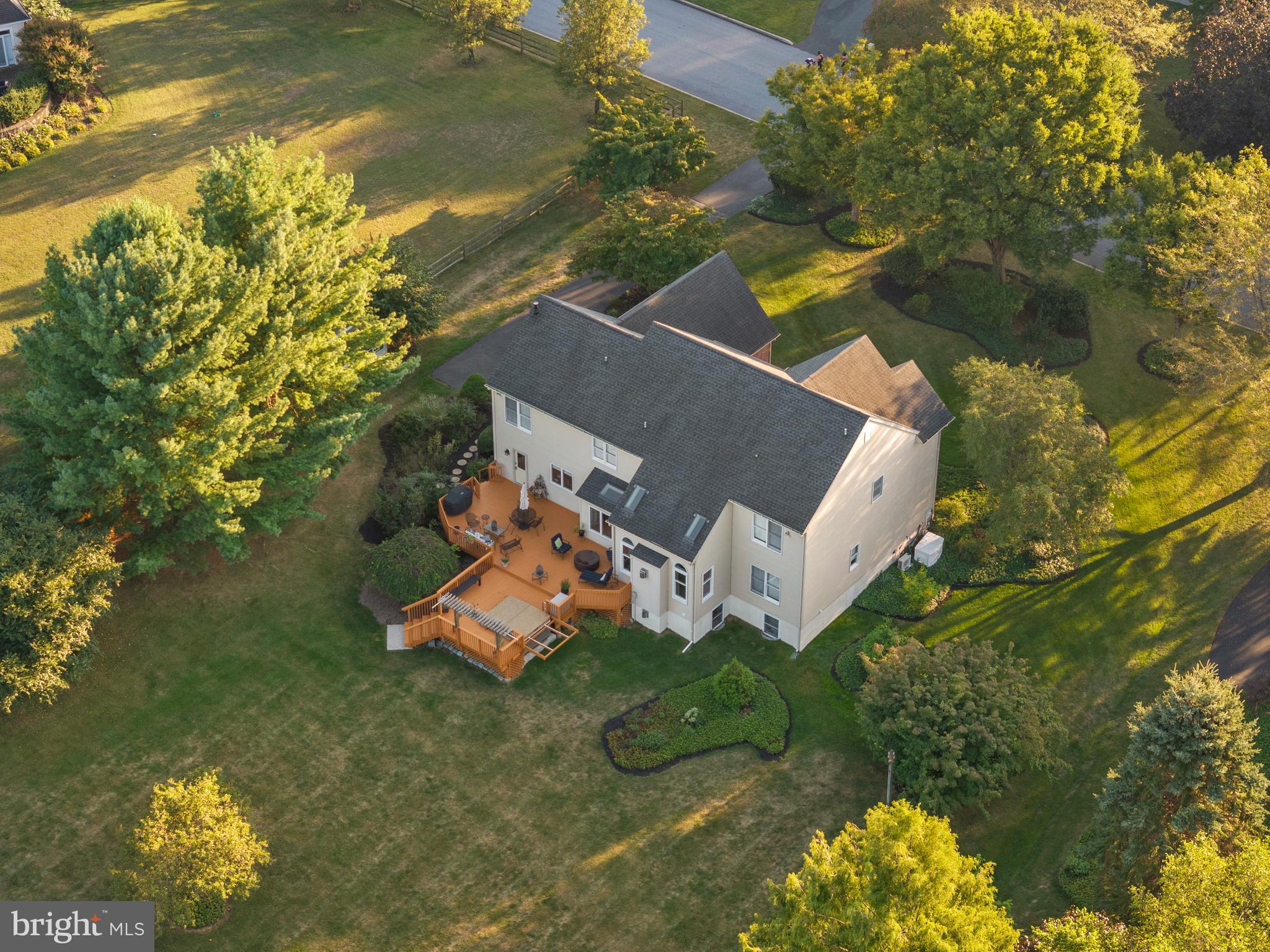 LAKERIDGE - Residential