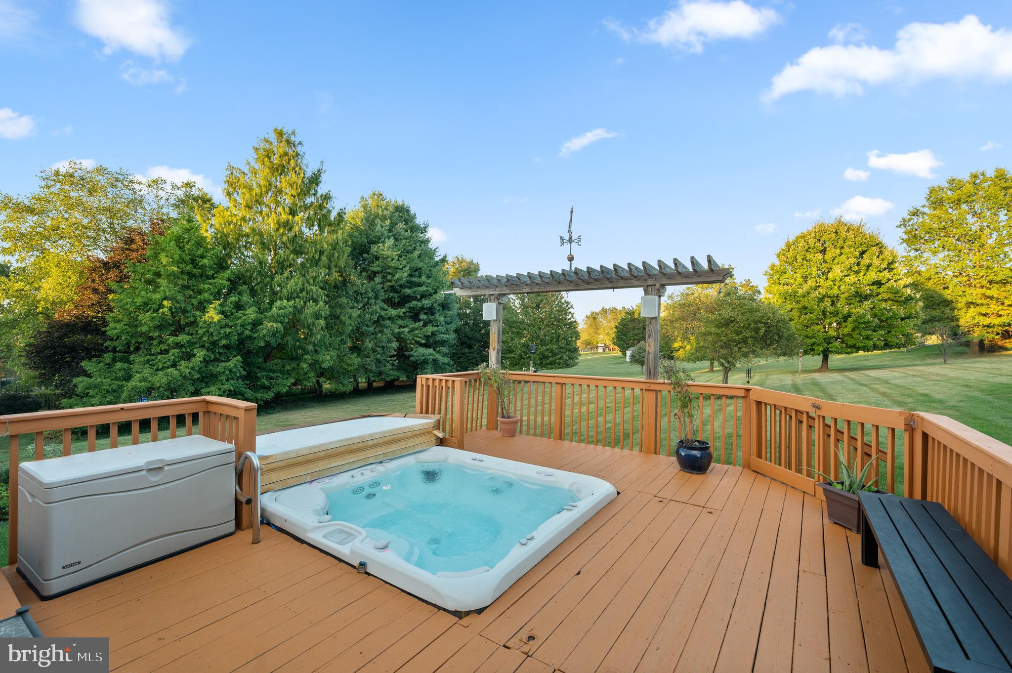 LAKERIDGE - Residential