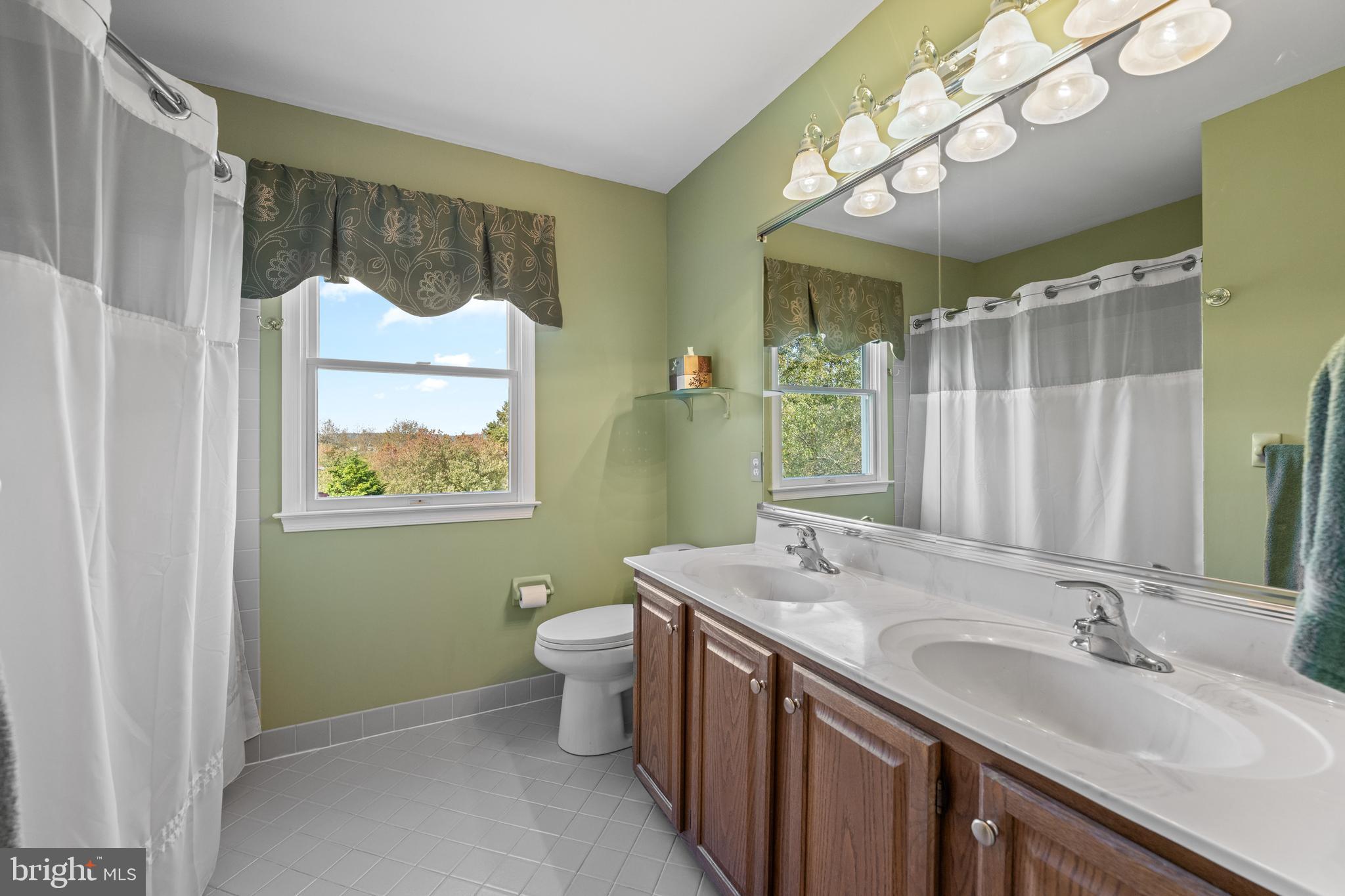 LAKERIDGE - Residential