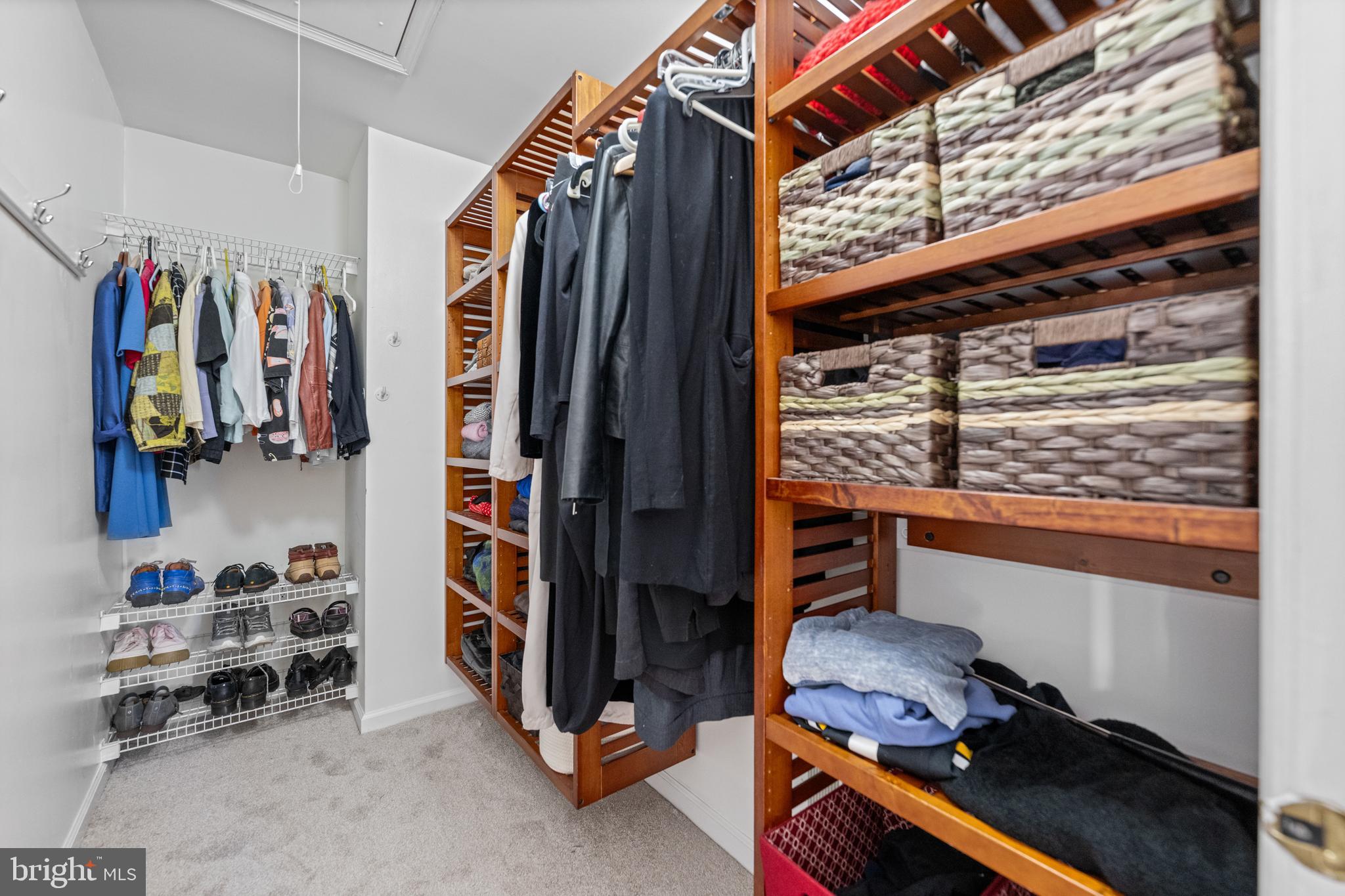 LAKERIDGE - Residential