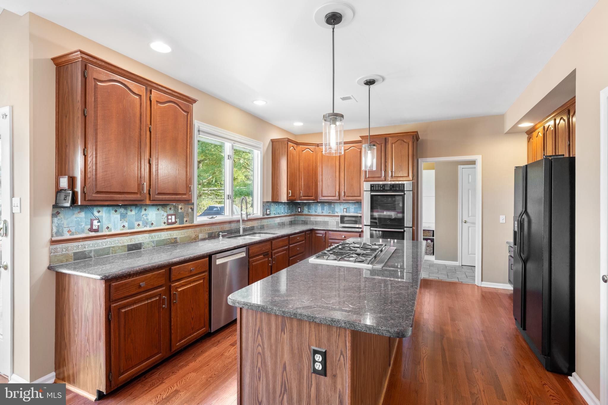 LAKERIDGE - Residential