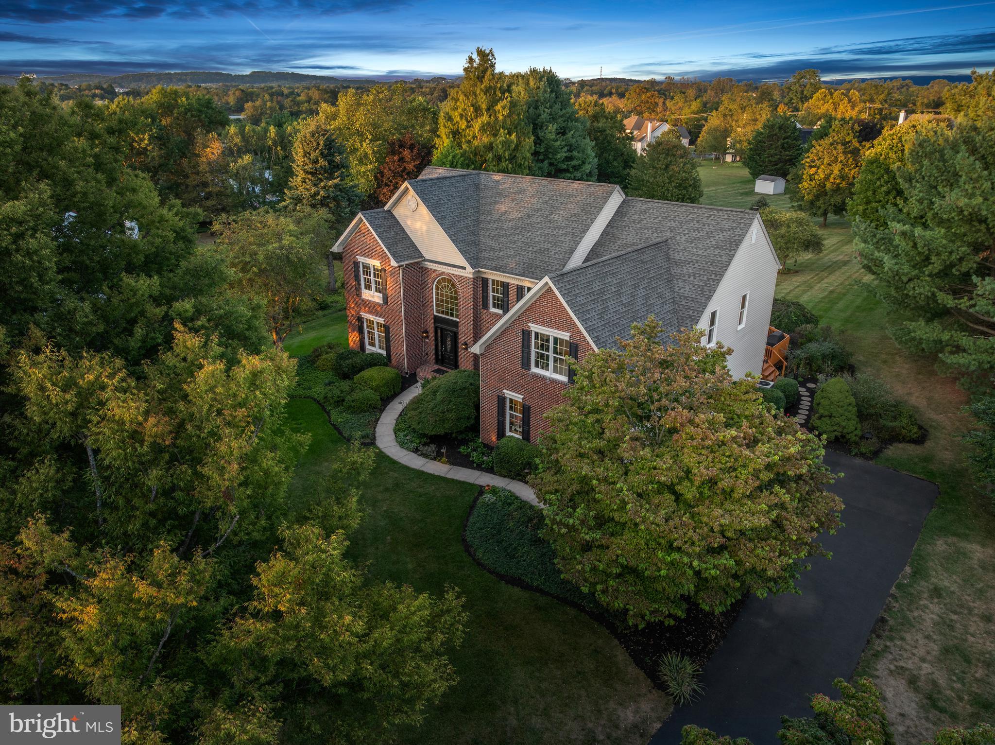 LAKERIDGE - Residential