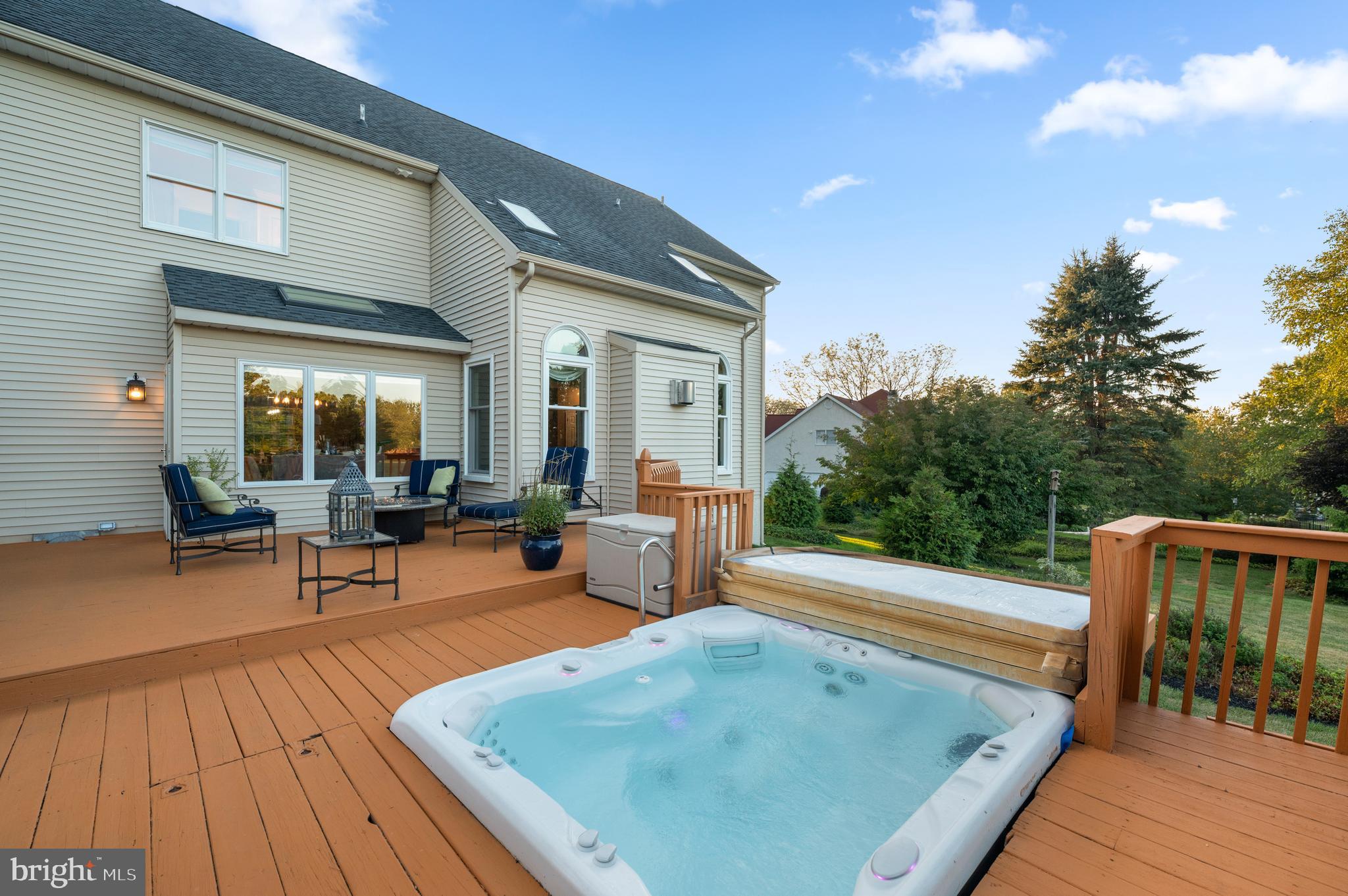 LAKERIDGE - Residential