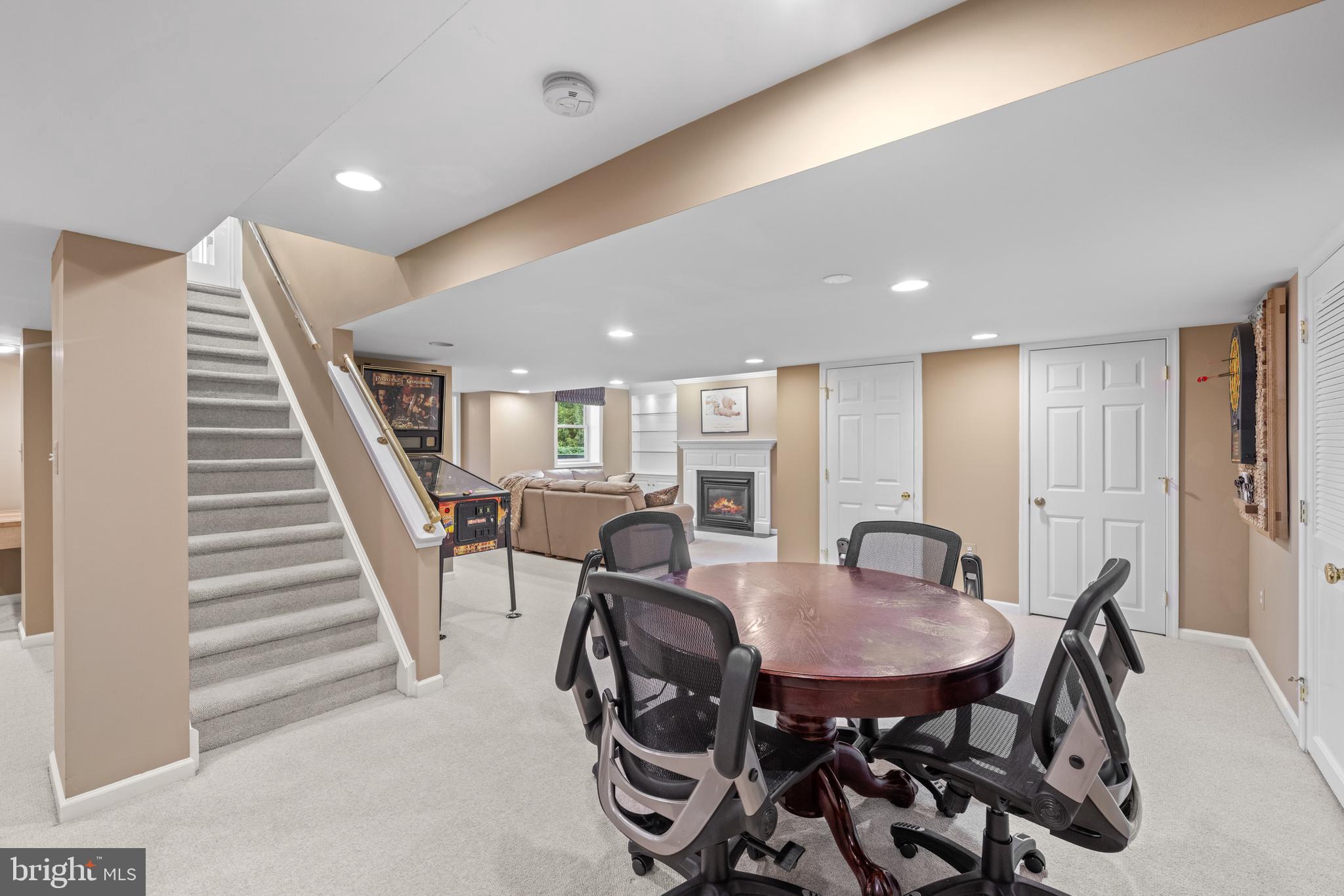 LAKERIDGE - Residential