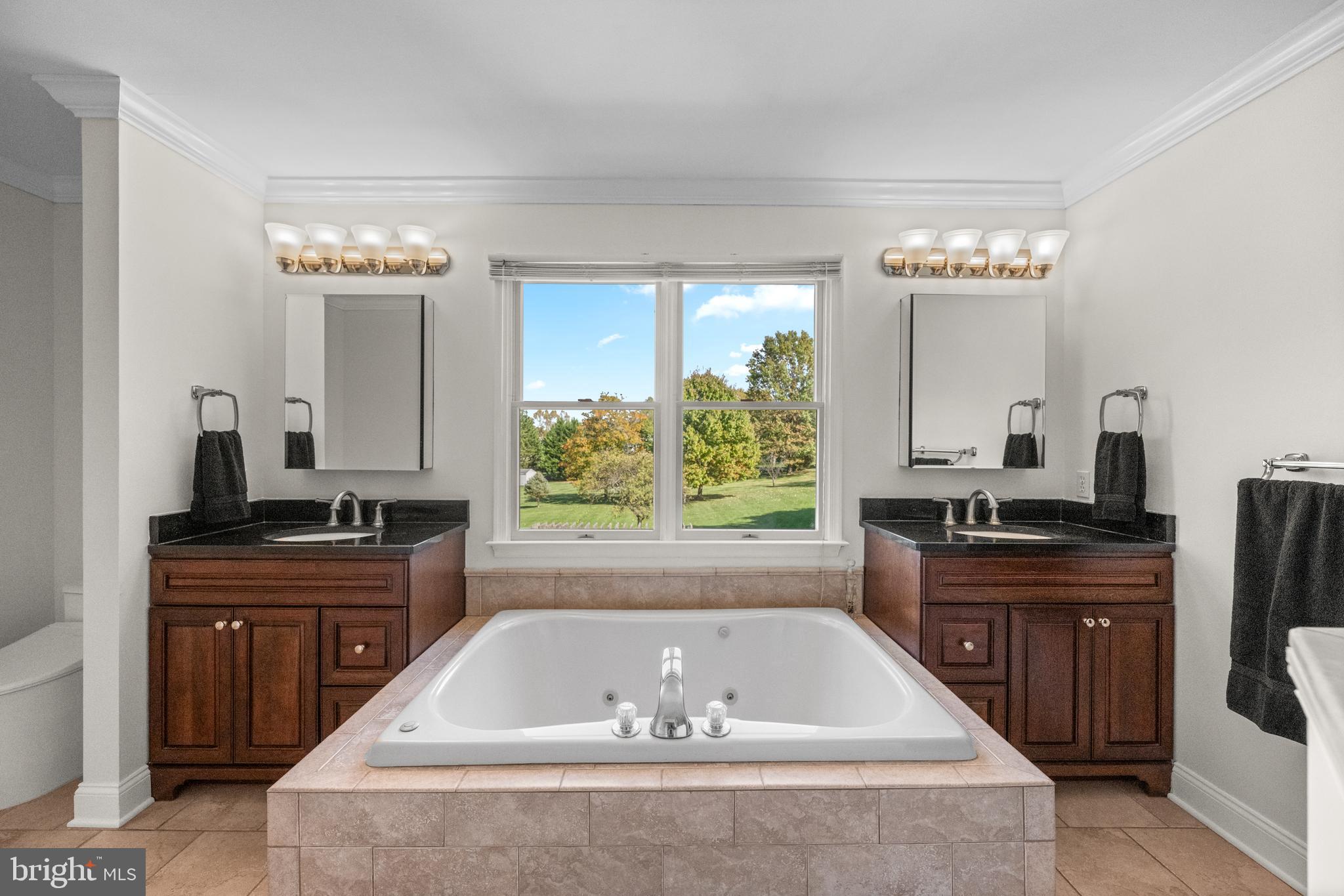 LAKERIDGE - Residential