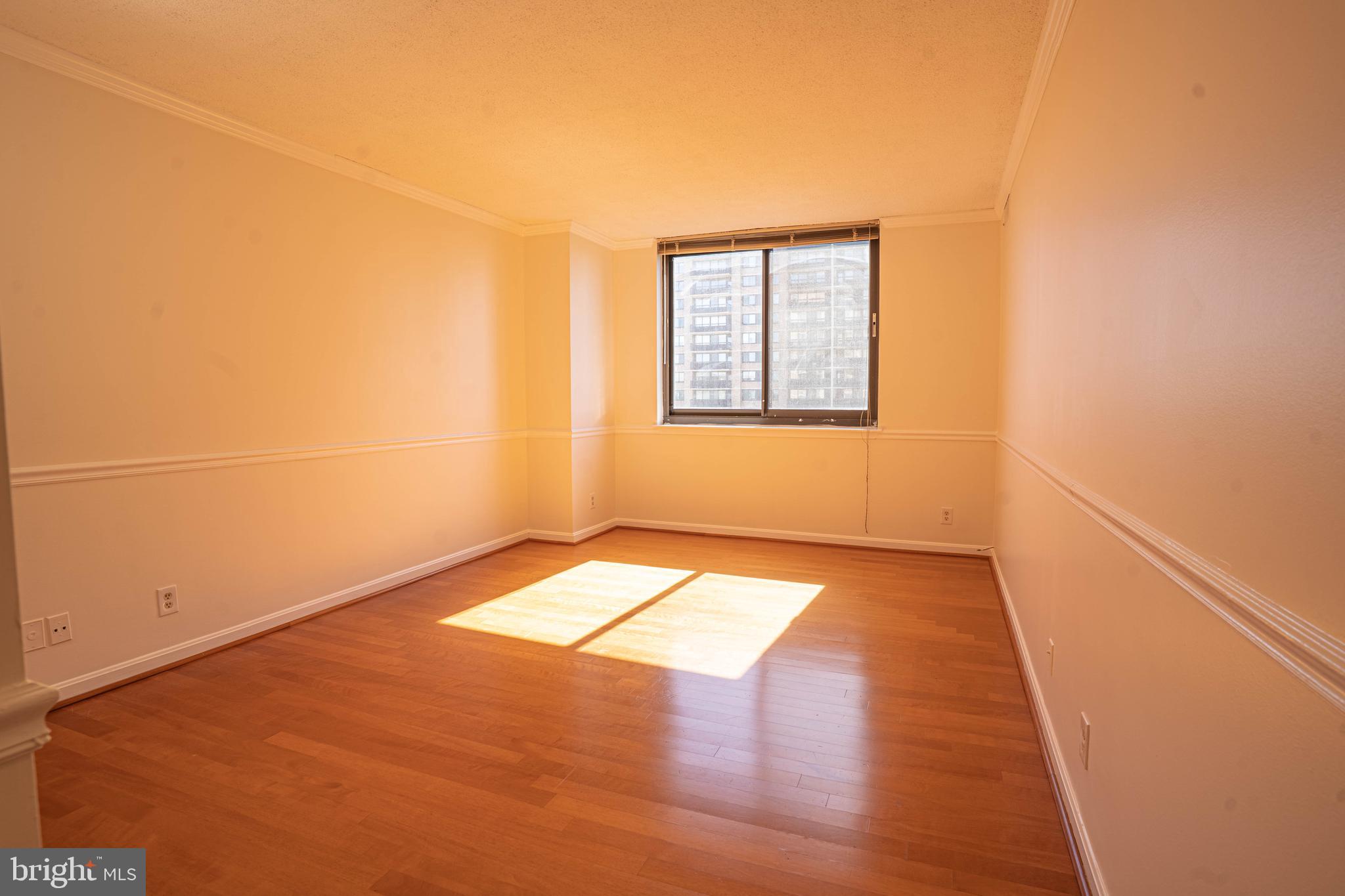 SKYLINE SQUARE CONDO - Residential Lease