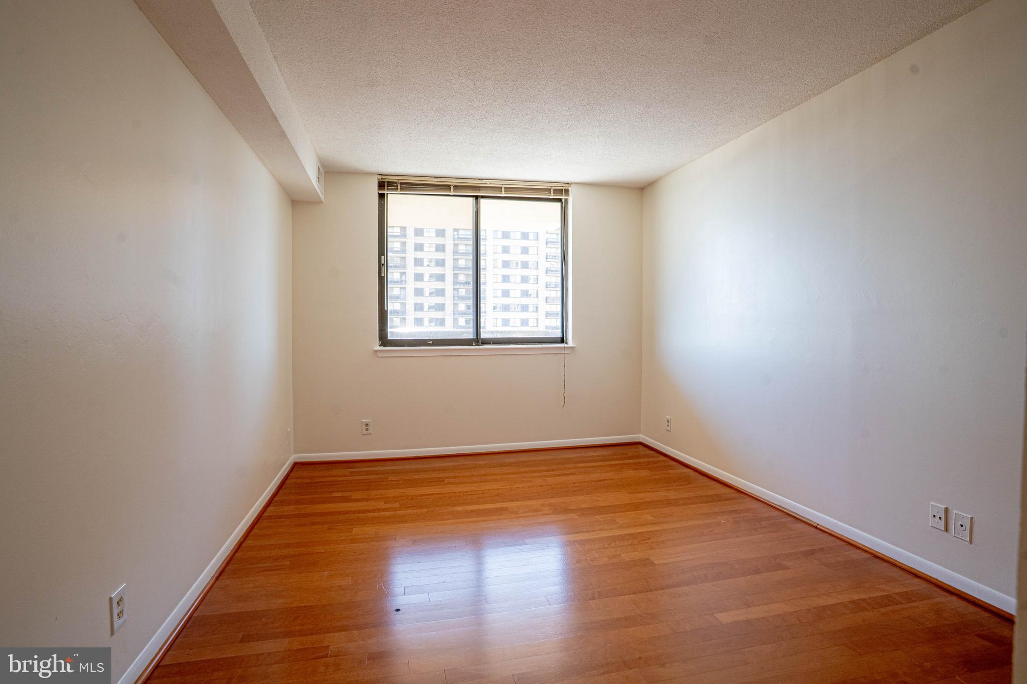 SKYLINE SQUARE CONDO - Residential Lease