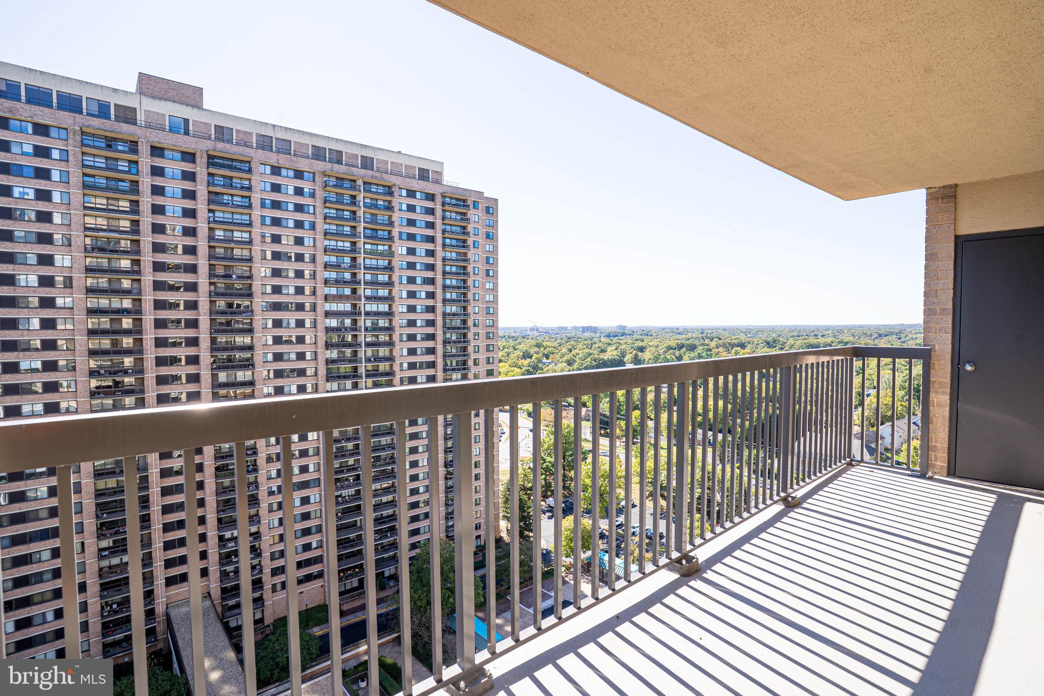 SKYLINE SQUARE CONDO - Residential Lease