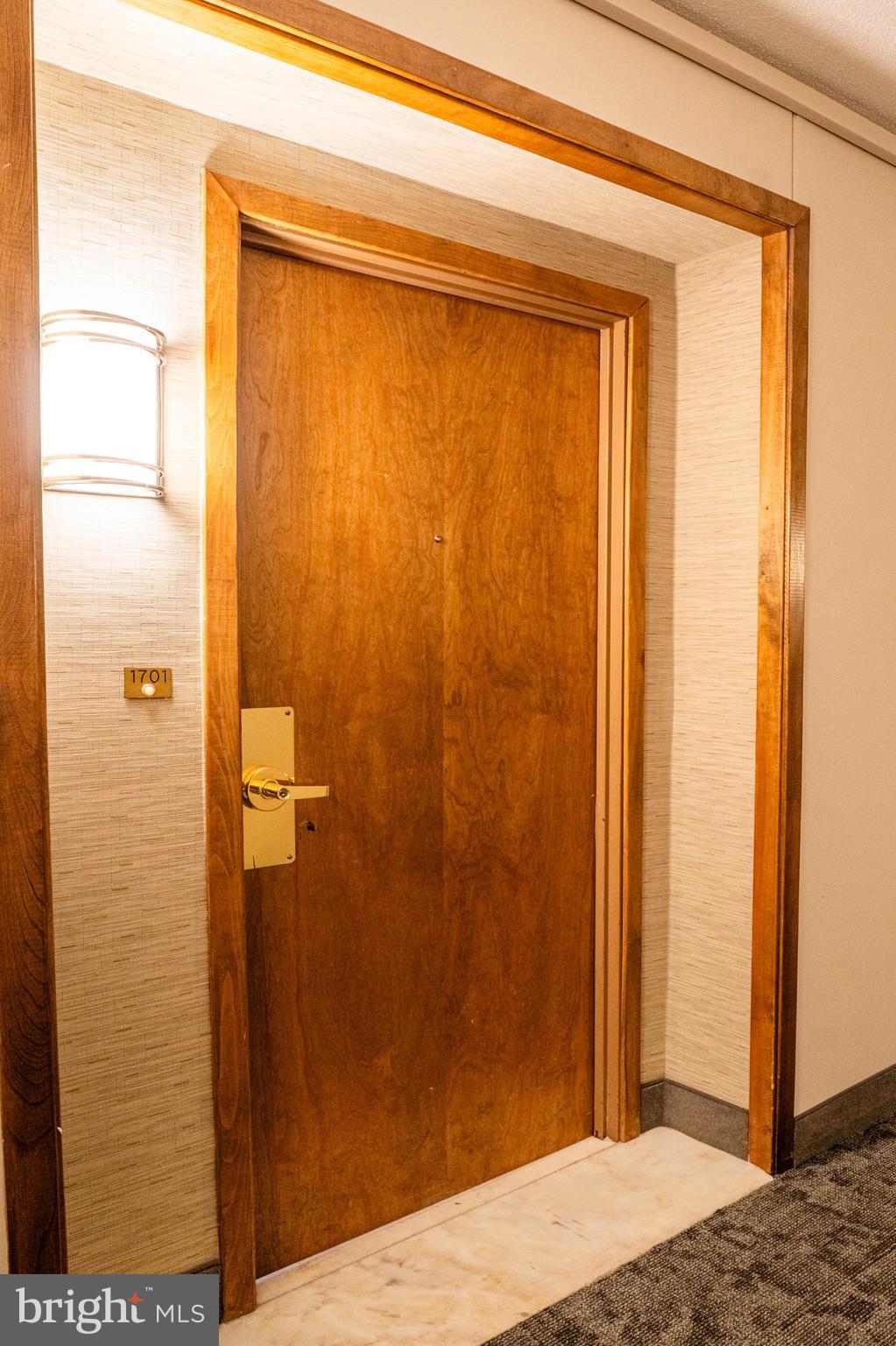 SKYLINE SQUARE CONDO - Residential Lease