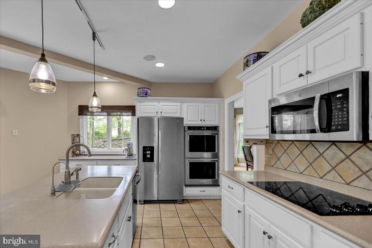 GLEN OLEY FARMS - Residential