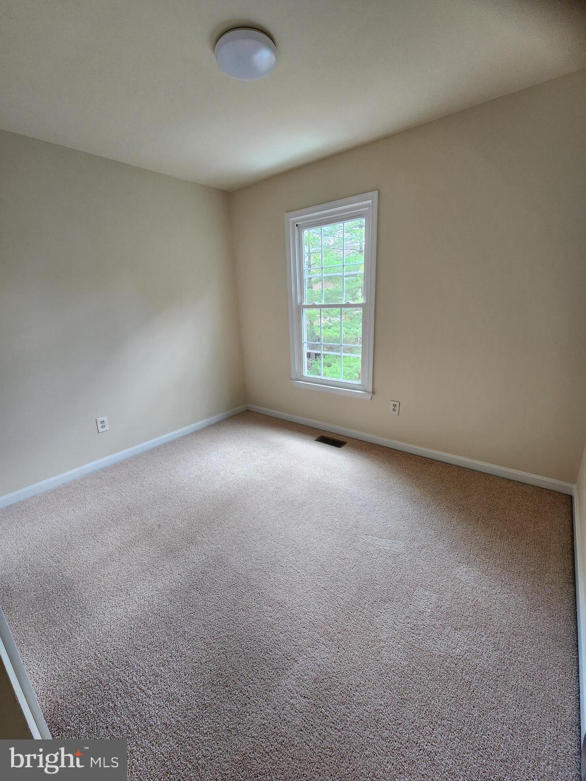 PARADISE - Residential Lease