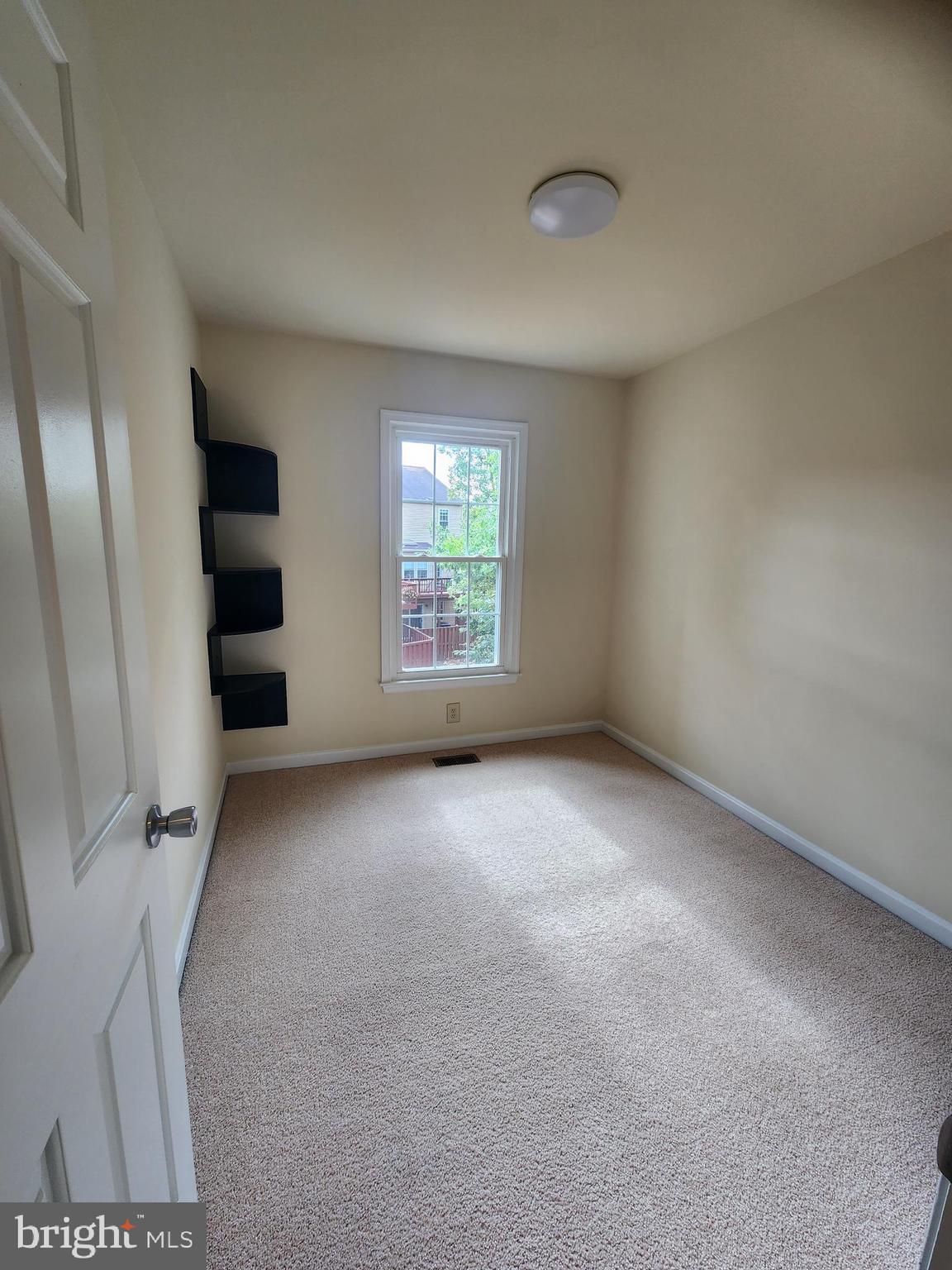 PARADISE - Residential Lease