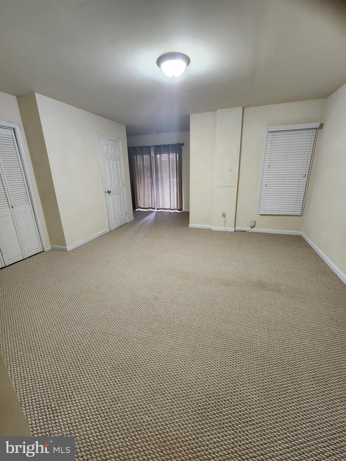 PARADISE - Residential Lease