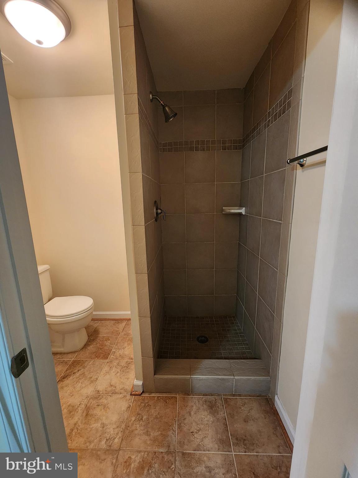 PARADISE - Residential Lease