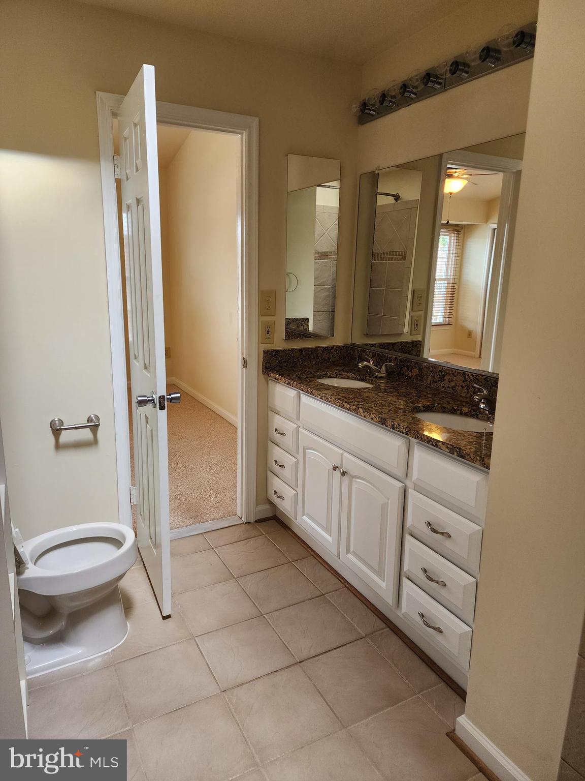 PARADISE - Residential Lease