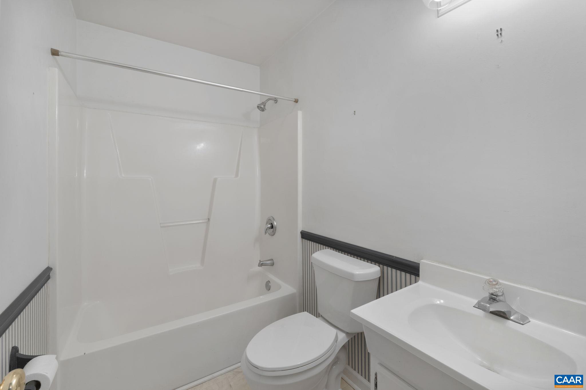 LAKE MONTICELLO - Residential