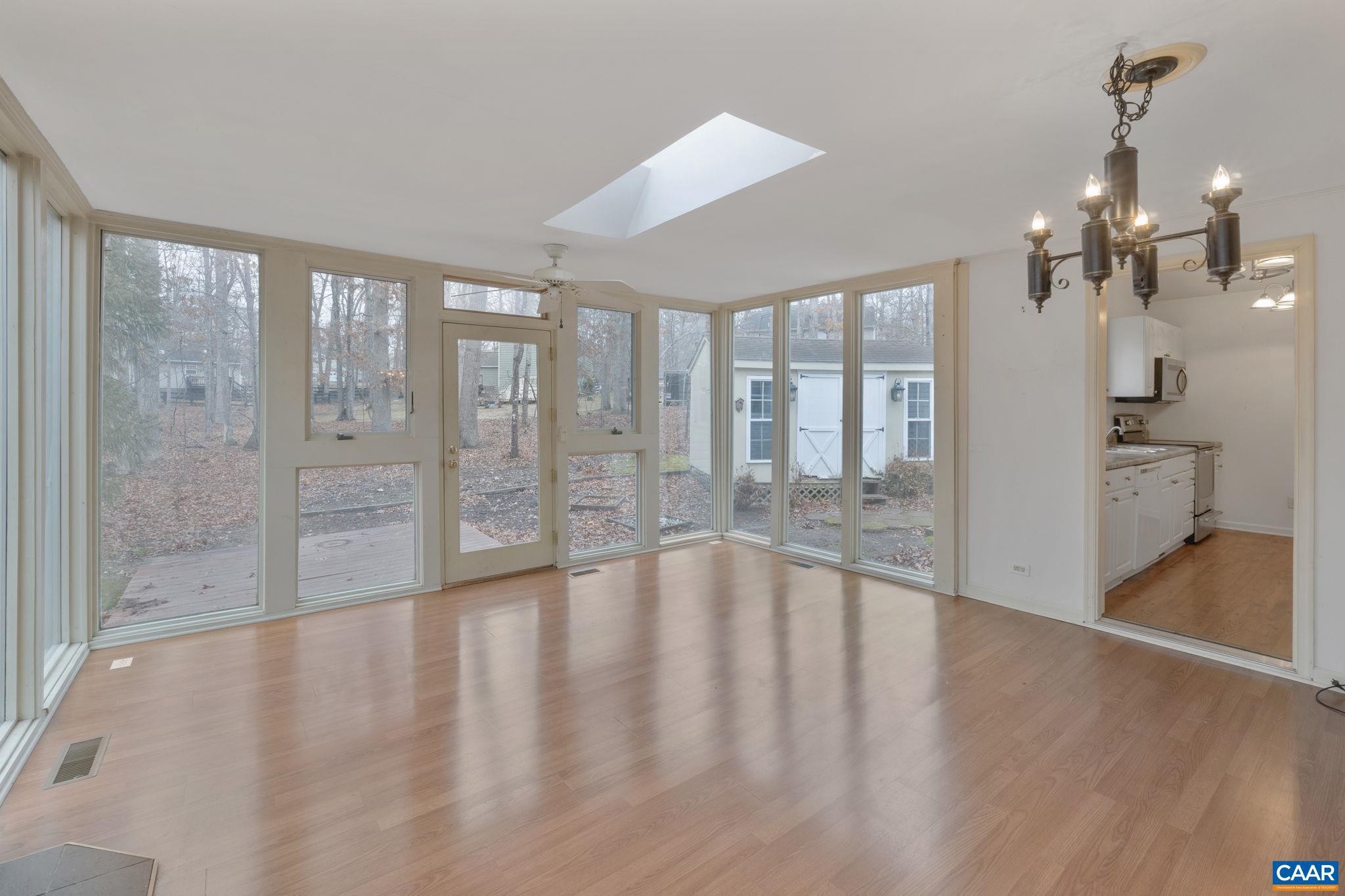 LAKE MONTICELLO - Residential