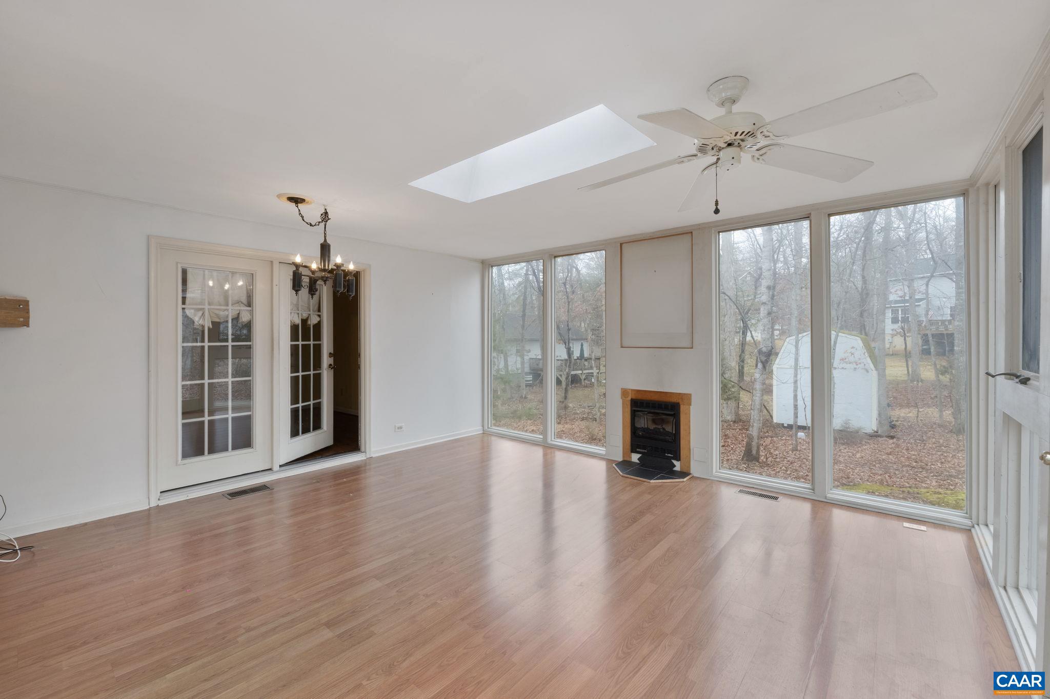 LAKE MONTICELLO - Residential