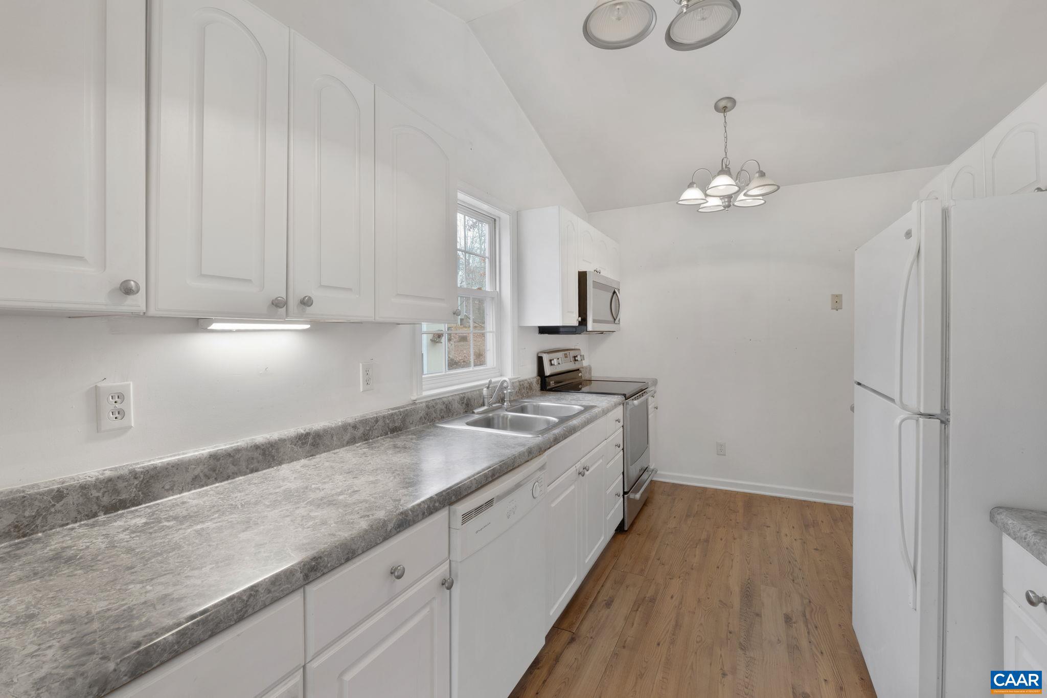 LAKE MONTICELLO - Residential