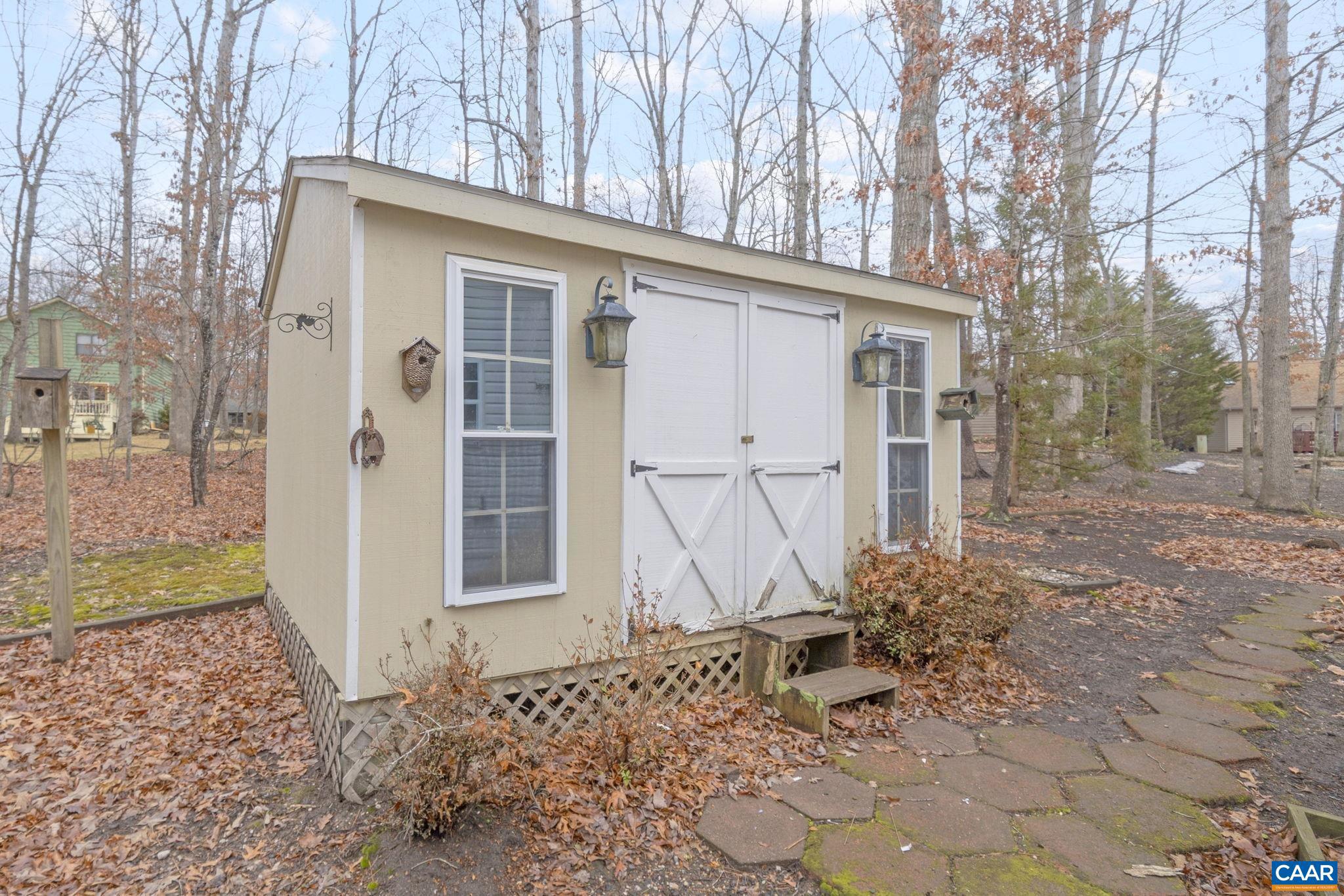 LAKE MONTICELLO - Residential