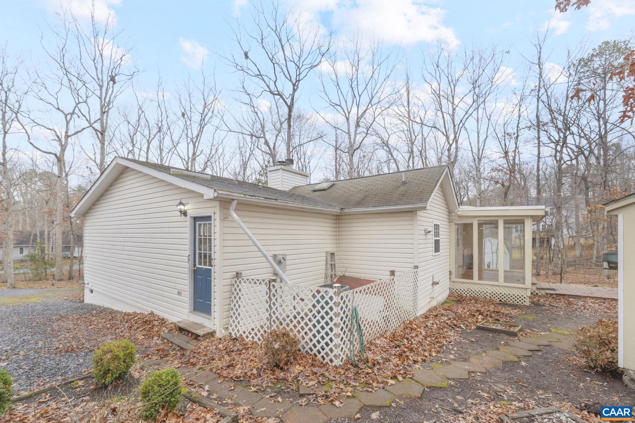 LAKE MONTICELLO - Residential