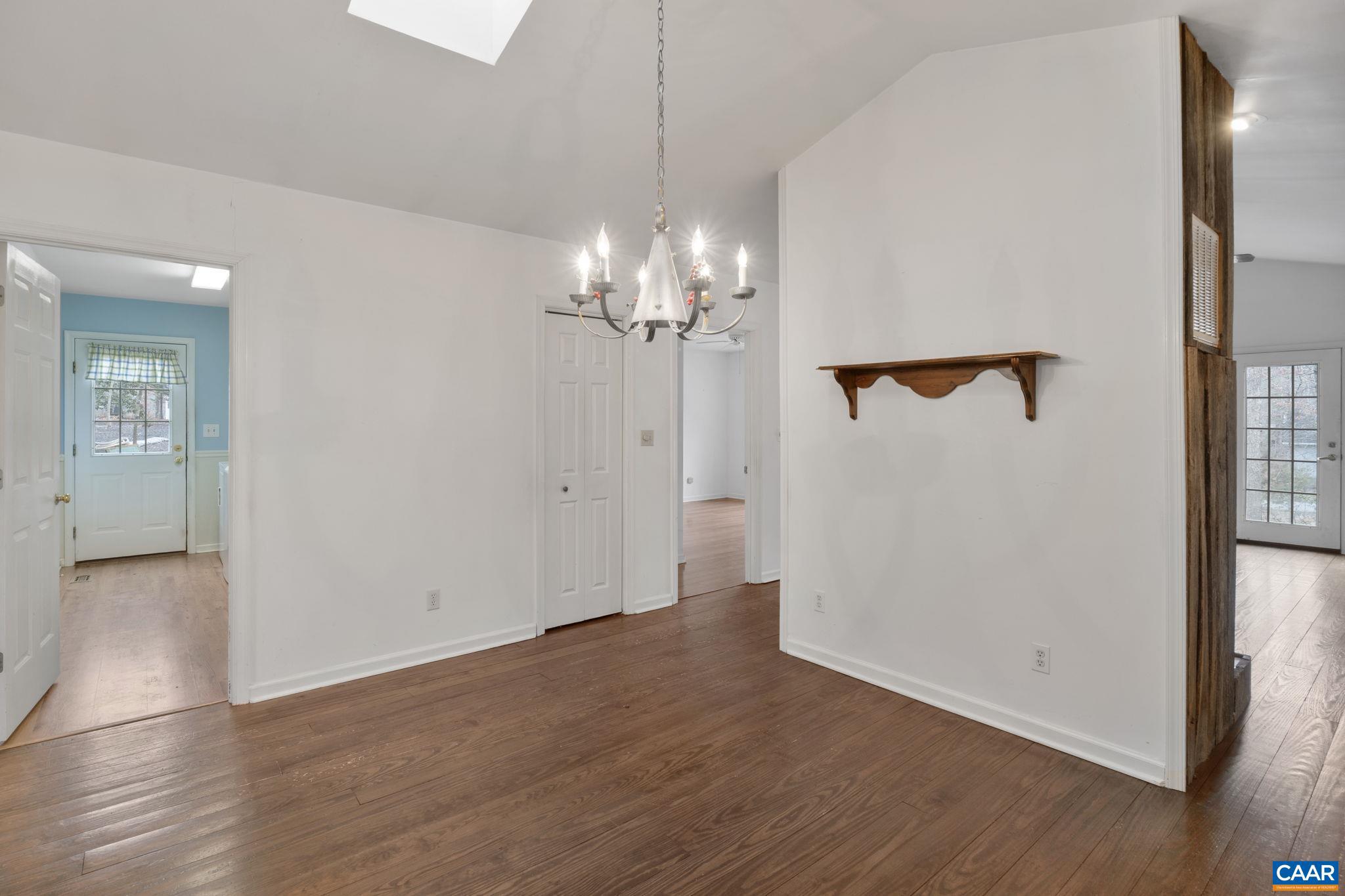 LAKE MONTICELLO - Residential