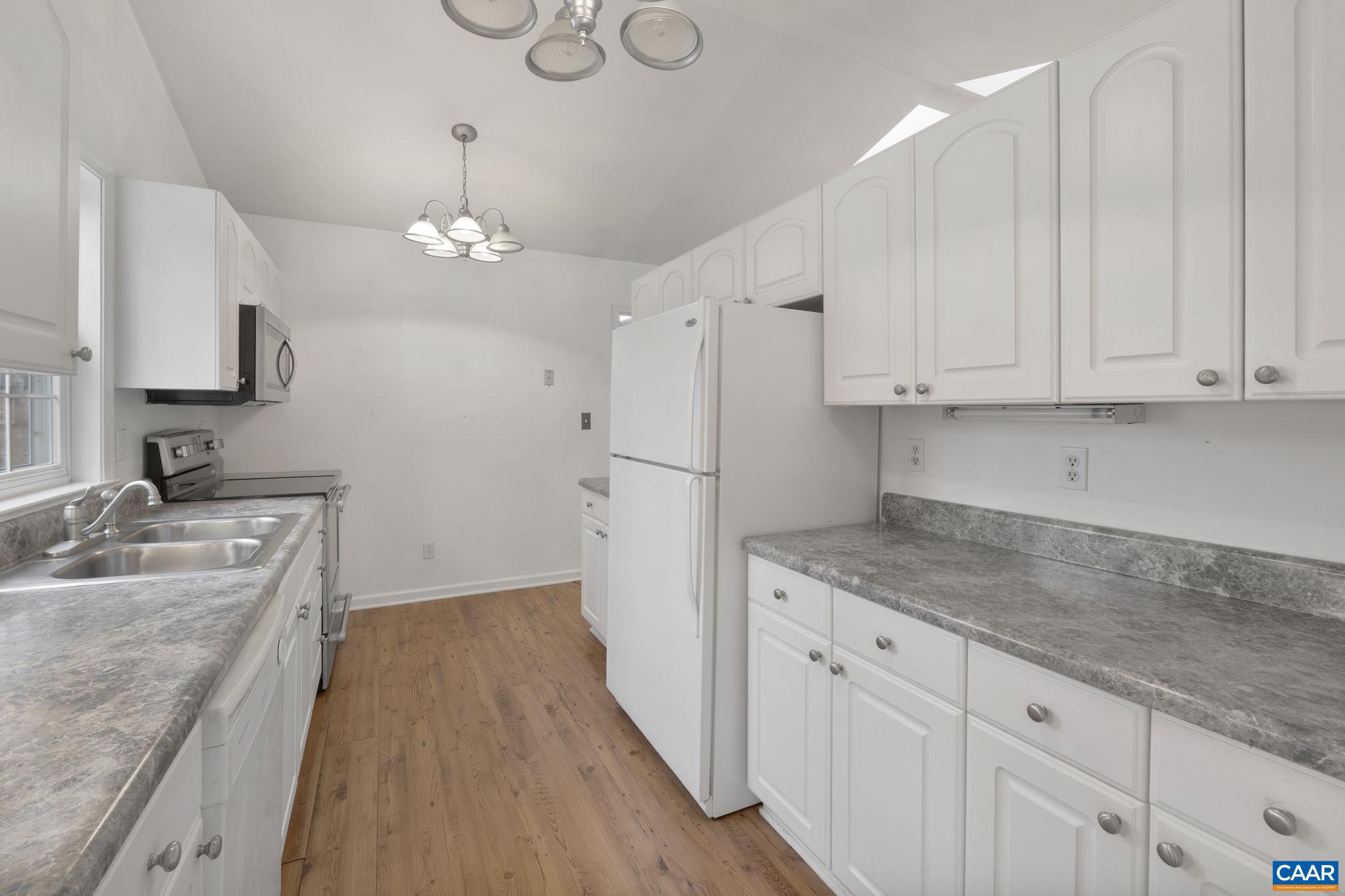 LAKE MONTICELLO - Residential