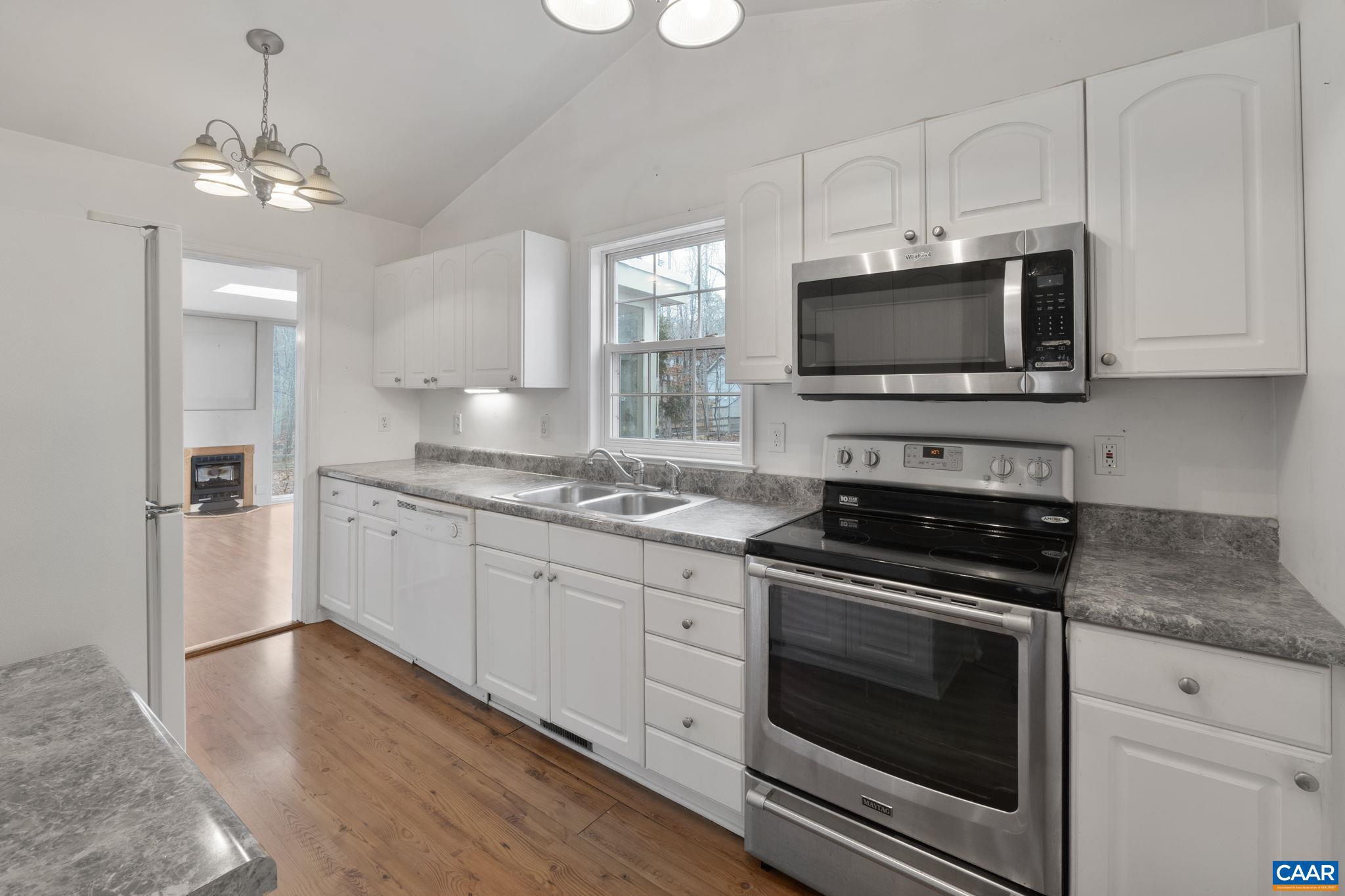 LAKE MONTICELLO - Residential