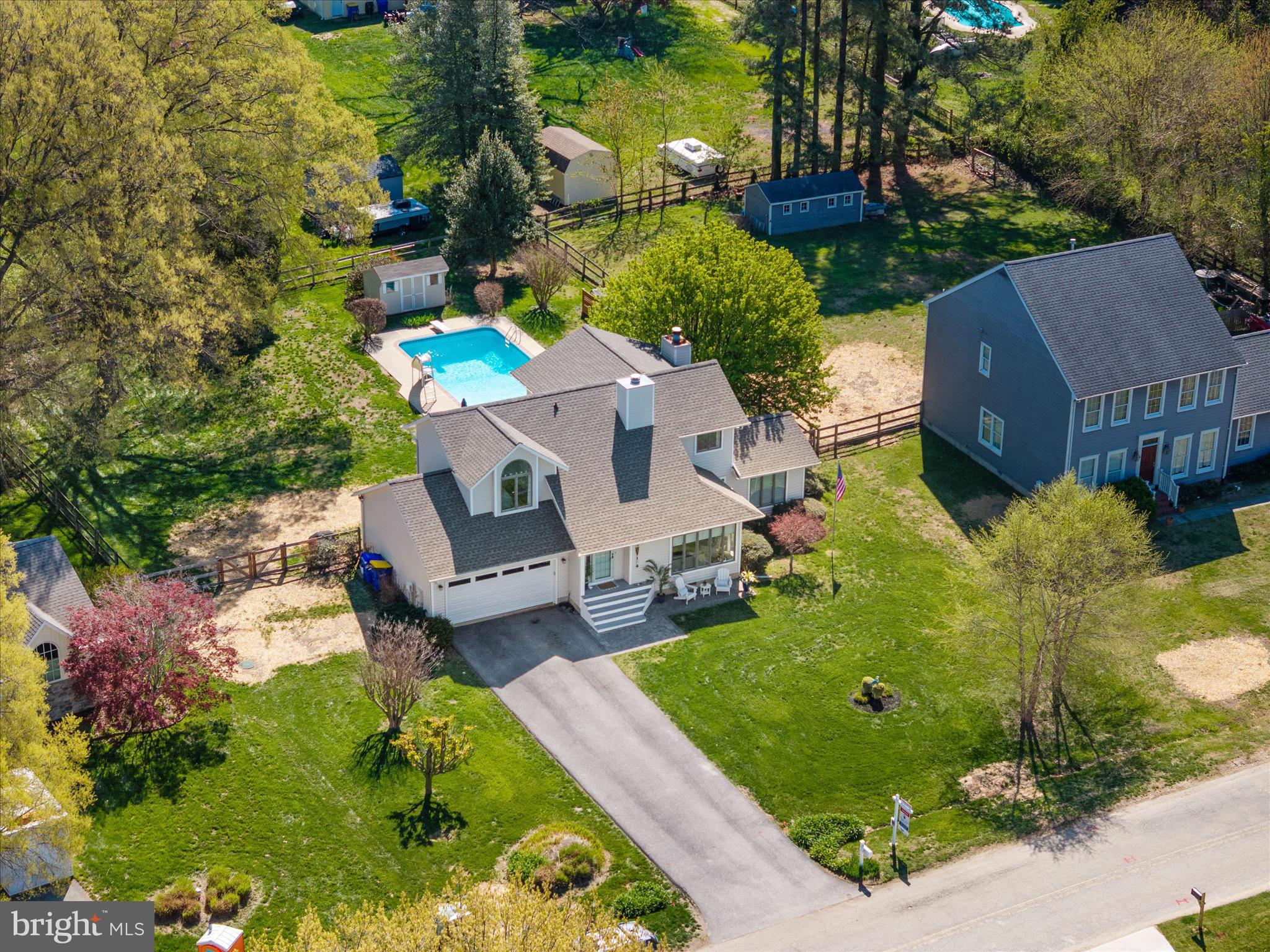 QUEEN ANNE COLONY - Residential