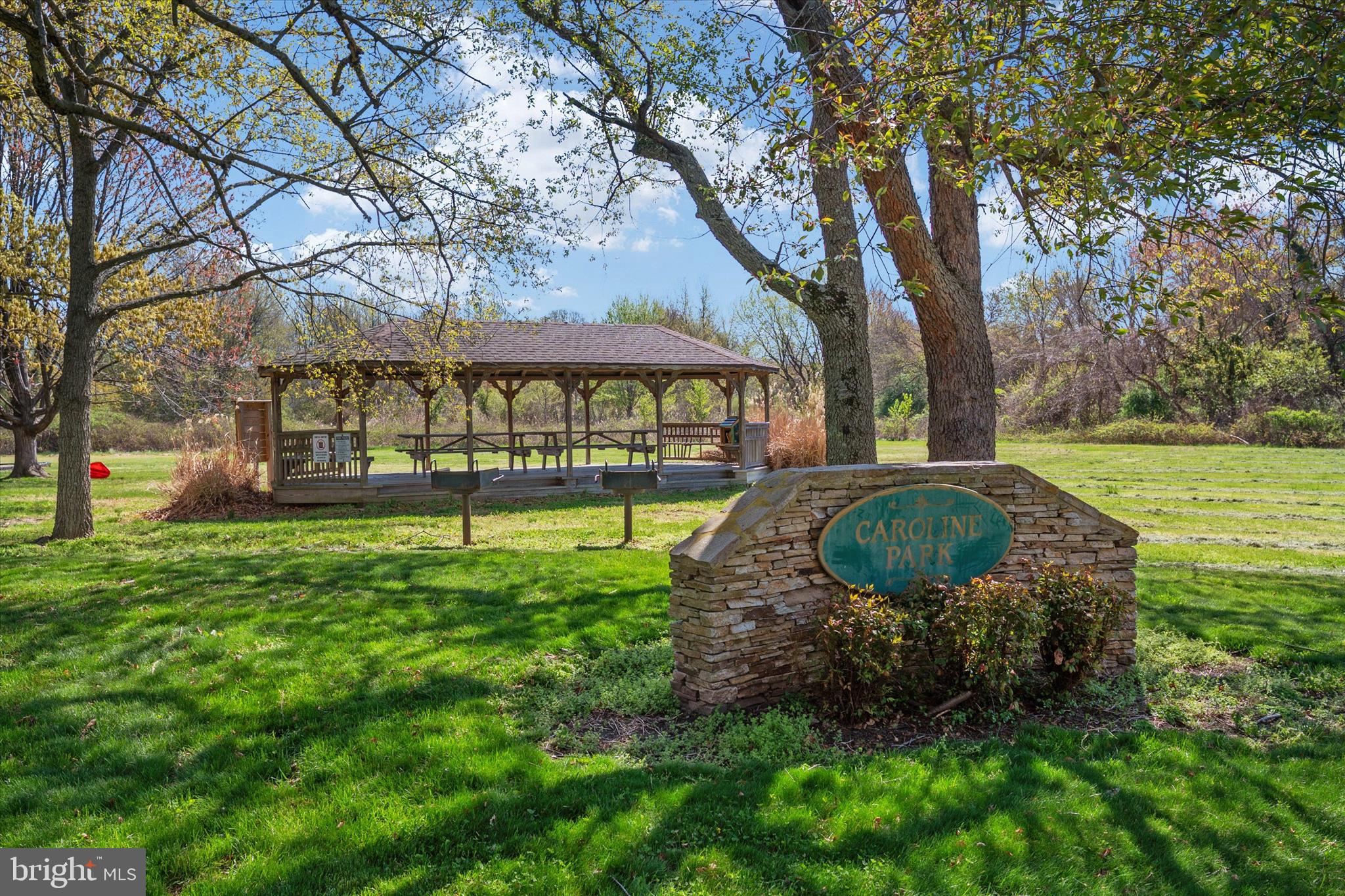 QUEEN ANNE COLONY - Residential
