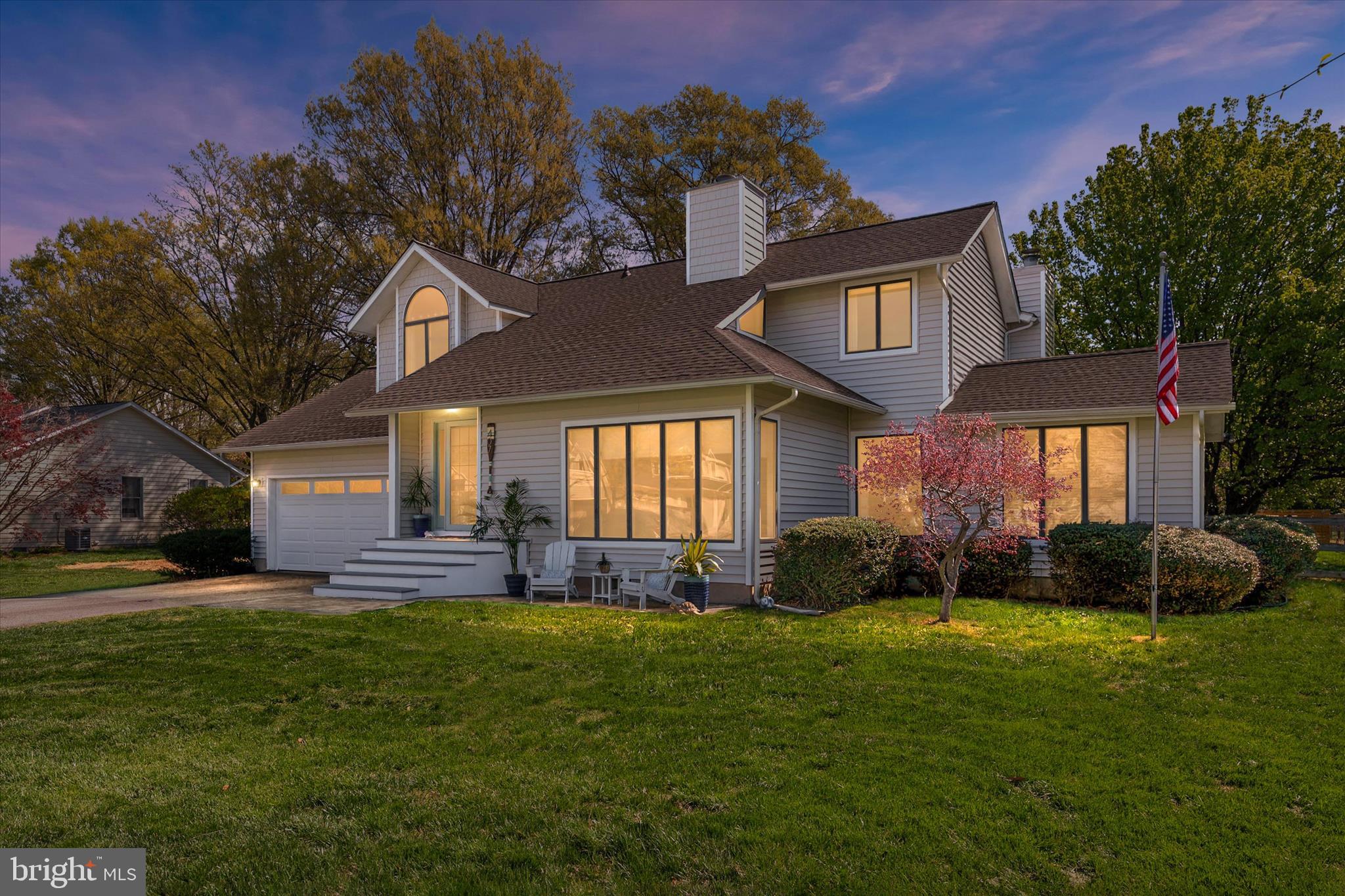 QUEEN ANNE COLONY - Residential